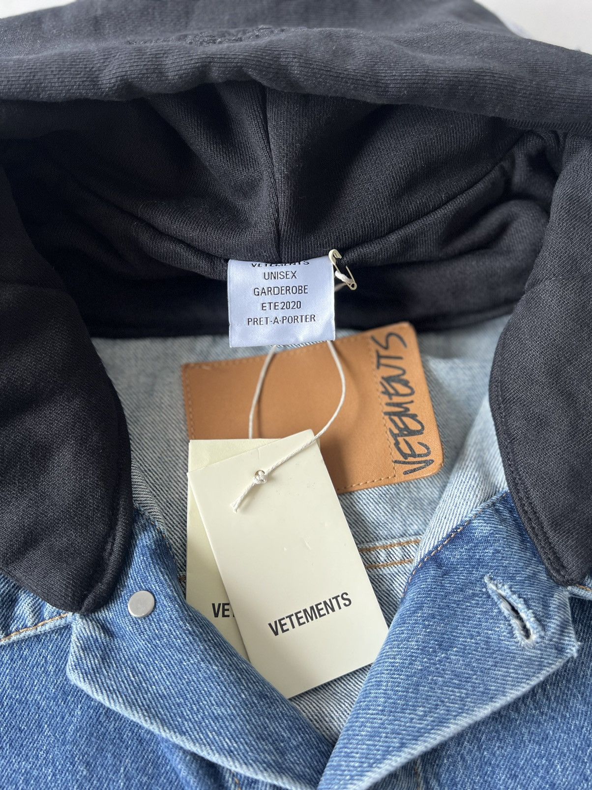 Vetements Vetements Oversized Hooded Denim Jacket Size US S / EU 44-46 / 1 - 9 Thumbnail