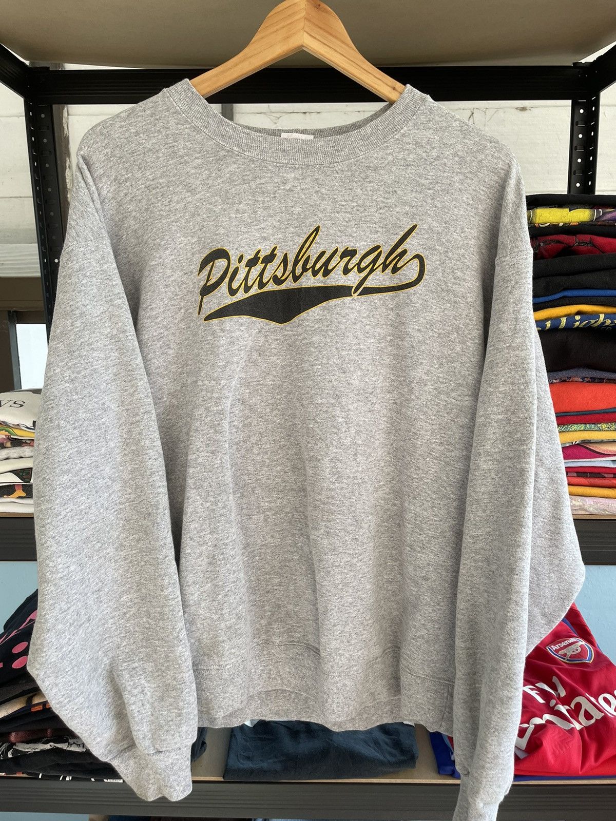 Fruit Of The Loom × MLB × Vintage Vintage Pittsburg Pirate Grey Sweater Shirts Size US XL / EU 56 / 4 - 1 Thumbnail