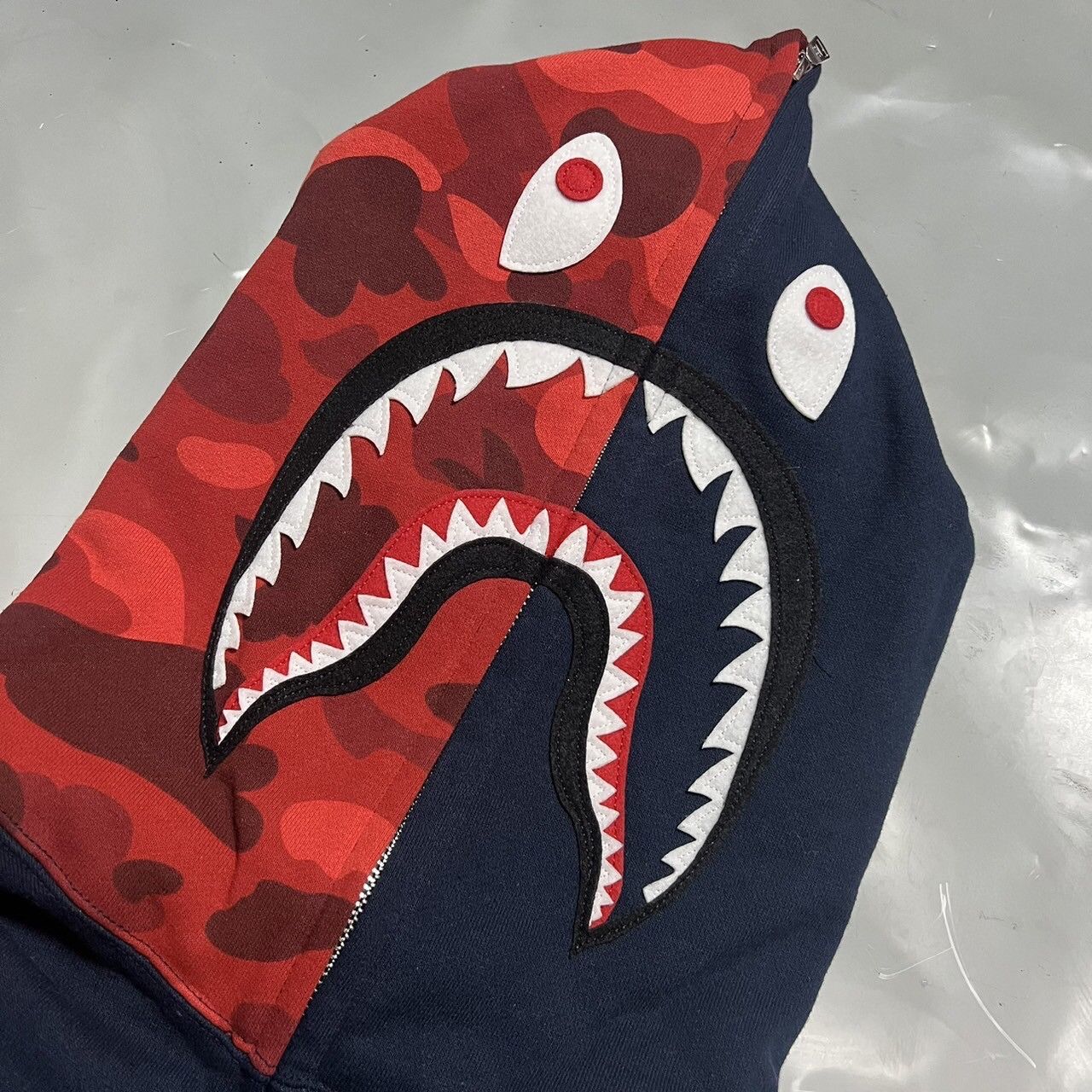 Bape BAPE shark full zip hoodie Navy Red camo Size US XXL / EU 58 / 5 - 3 Thumbnail