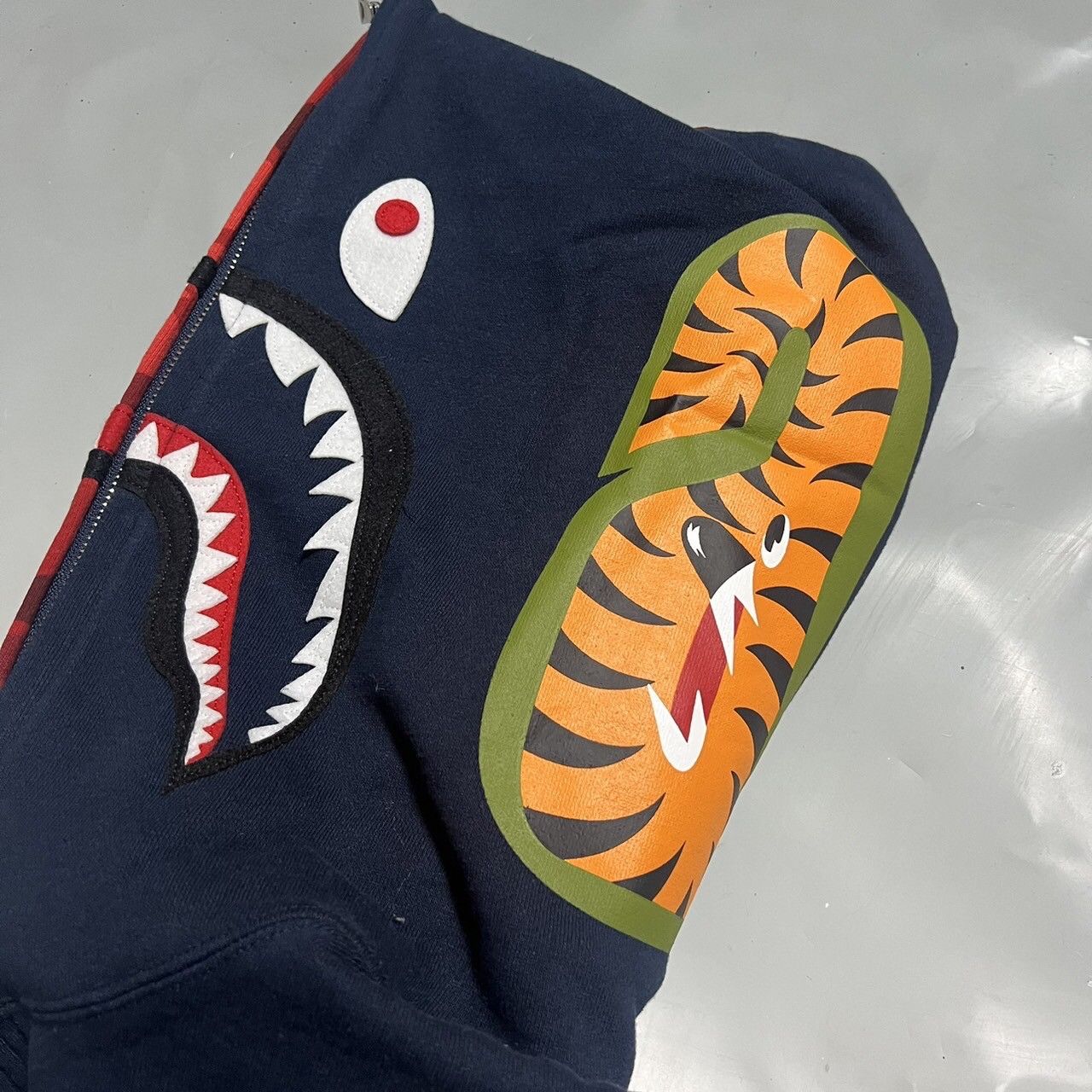 Bape BAPE shark full zip hoodie Navy Red camo Size US XXL / EU 58 / 5 - 4 Thumbnail