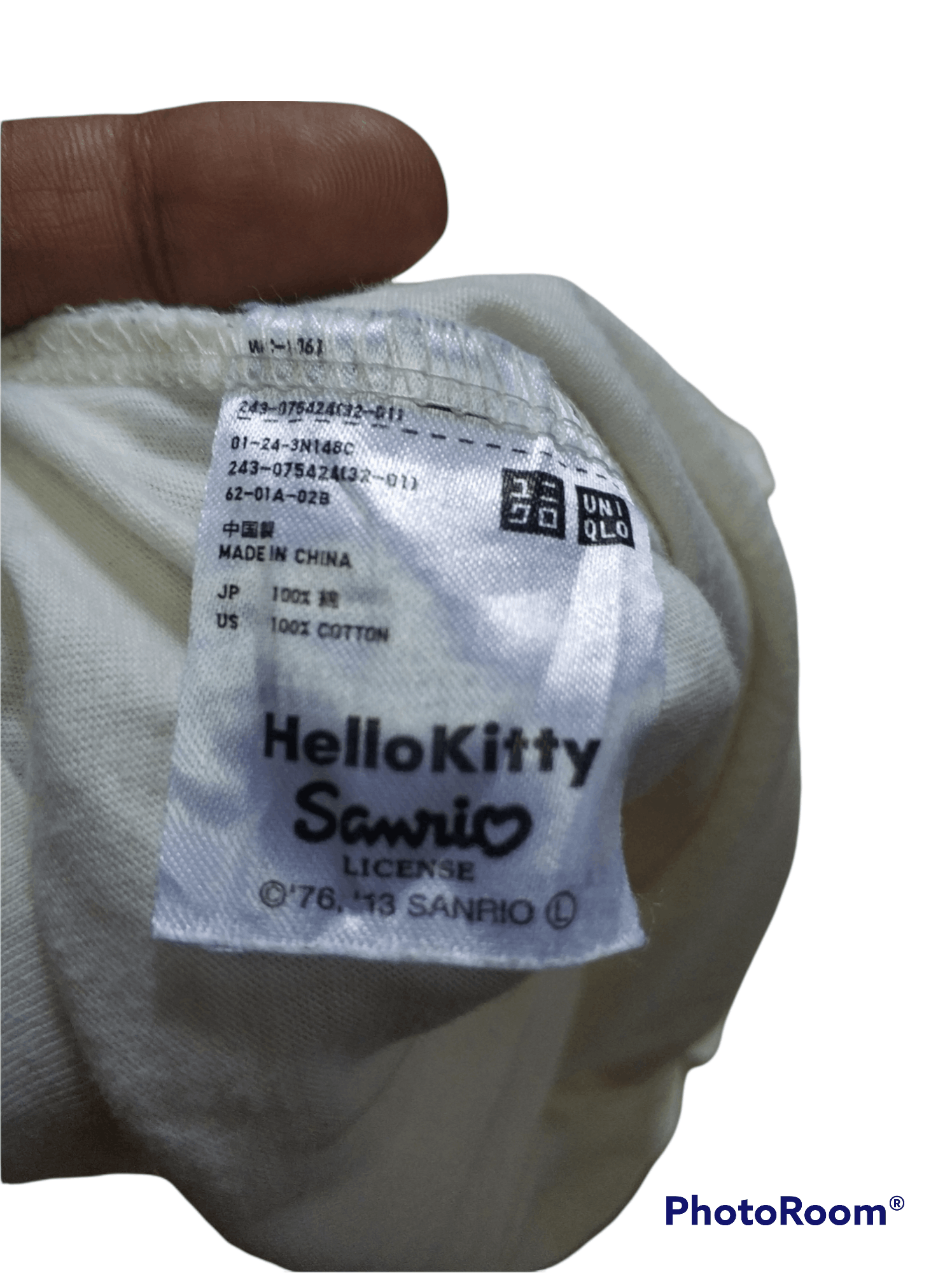 Cartoon Network 🔥Uniqlo x Hello Kitty Raglan Tees Size US L / EU 52-54 / 3 - 4 Thumbnail