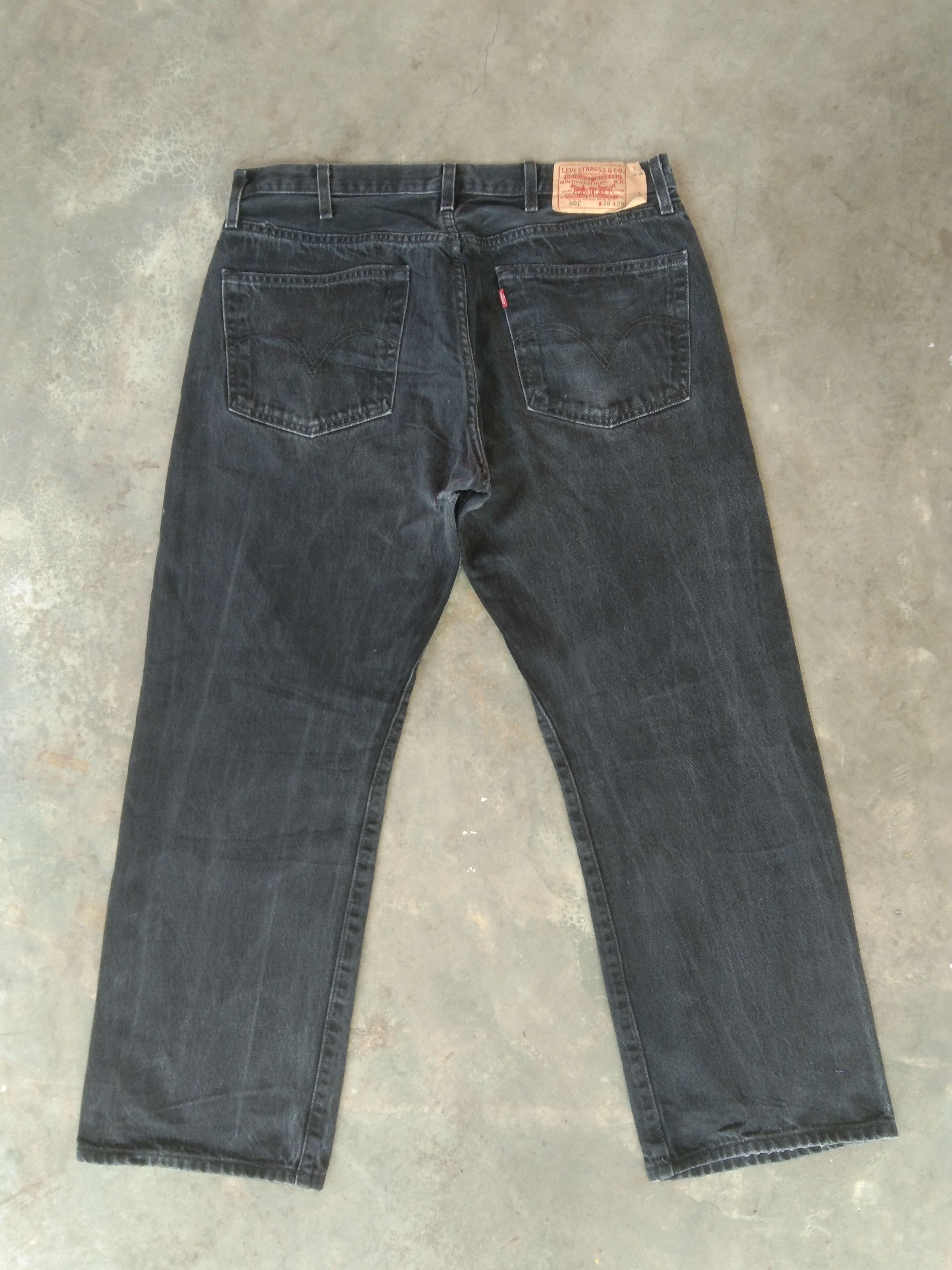Levi's Vintage Levi's 501 Black Straight Leg Distressed Jeans 36x29 Size US 36 / EU 52 - 2 Thumbnail