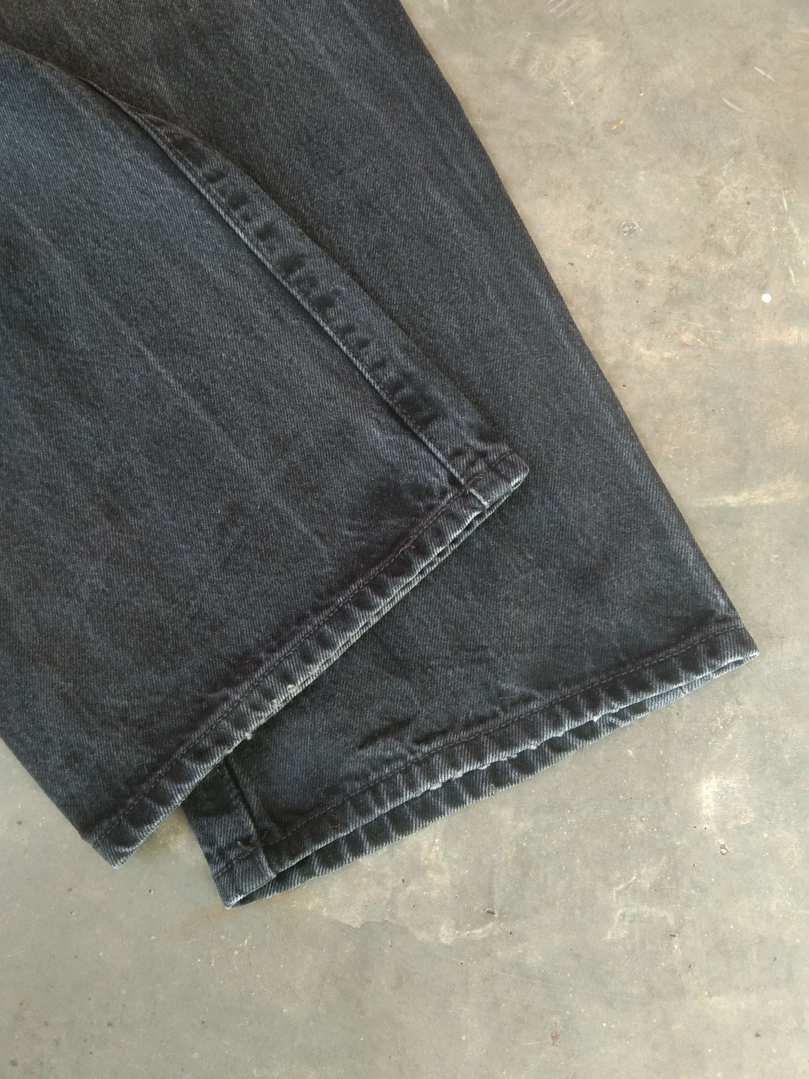 Levi's Vintage Levi's 501 Black Straight Leg Distressed Jeans 36x29 Size US 36 / EU 52 - 3 Thumbnail