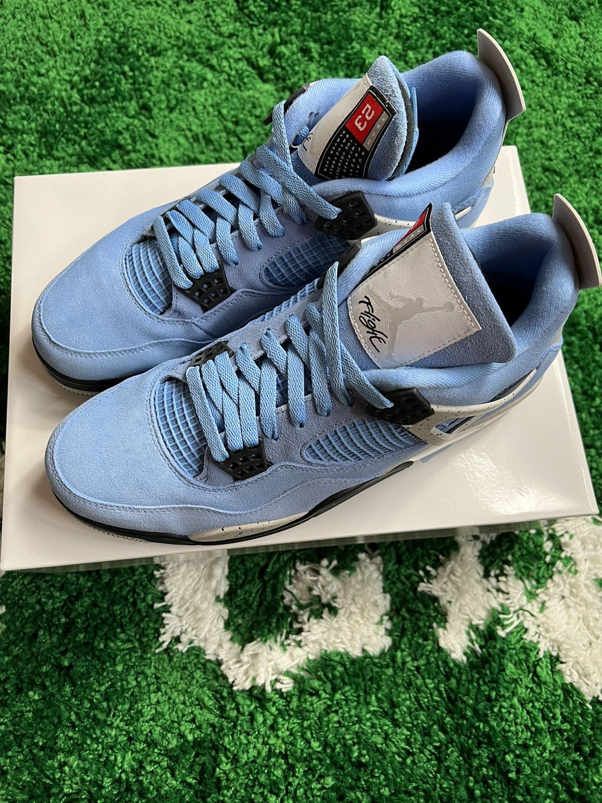 Jordan Brand Jordan 4 Retro University Blue Size US 11.5 / EU 44-45 - 1 Thumbnail