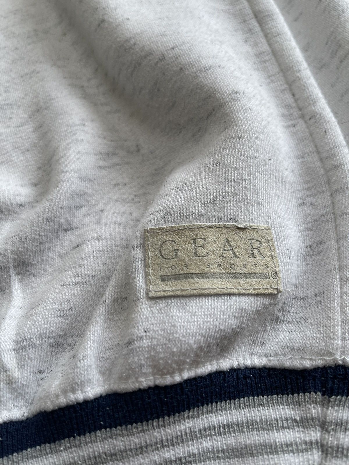 Vintage Vintage Universal Studios Jaws Sweatshirt Size US S / EU 44-46 / 1 - 8 Thumbnail
