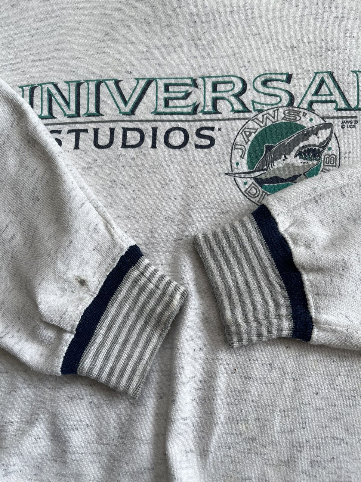 Vintage Vintage Universal Studios Jaws Sweatshirt Size US S / EU 44-46 / 1 - 10 Thumbnail