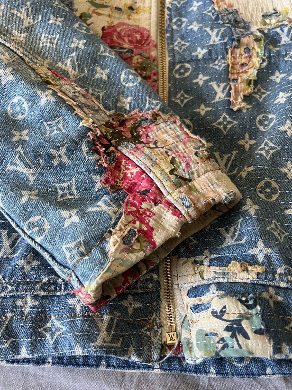 Louis Vuitton DS Louis Vuitton Destroyed Workwear Denim Jacket Size US M / EU 48-50 / 2 - 3 Thumbnail