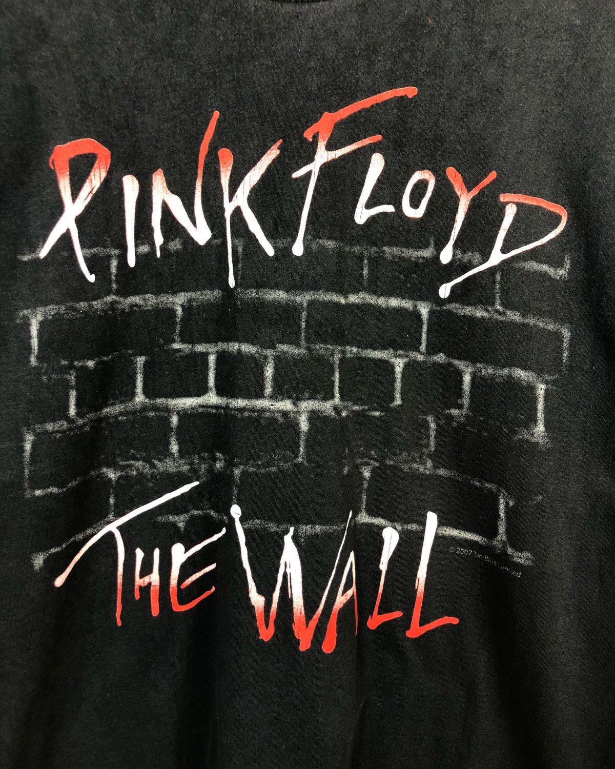 Pink Floyd Rare Vintage 2000s Pink Floyd The Wall Band Tee Size US XL / EU 56 / 4 - 3 Thumbnail