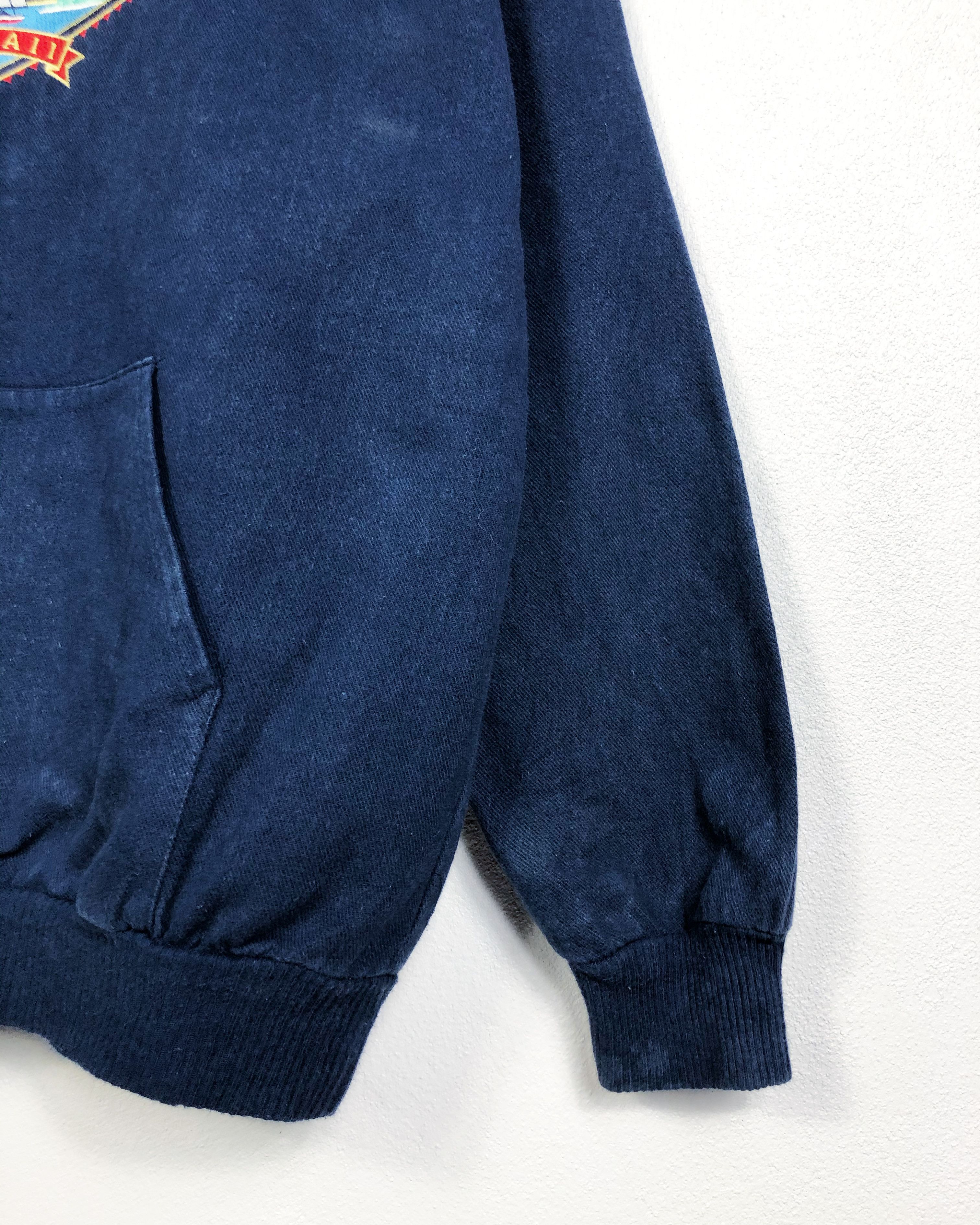 Vintage Vintage Crazy Shirts Honolulu Hawaii Embroidered Hoodies Size US M / EU 48-50 / 2 - 6 Thumbnail