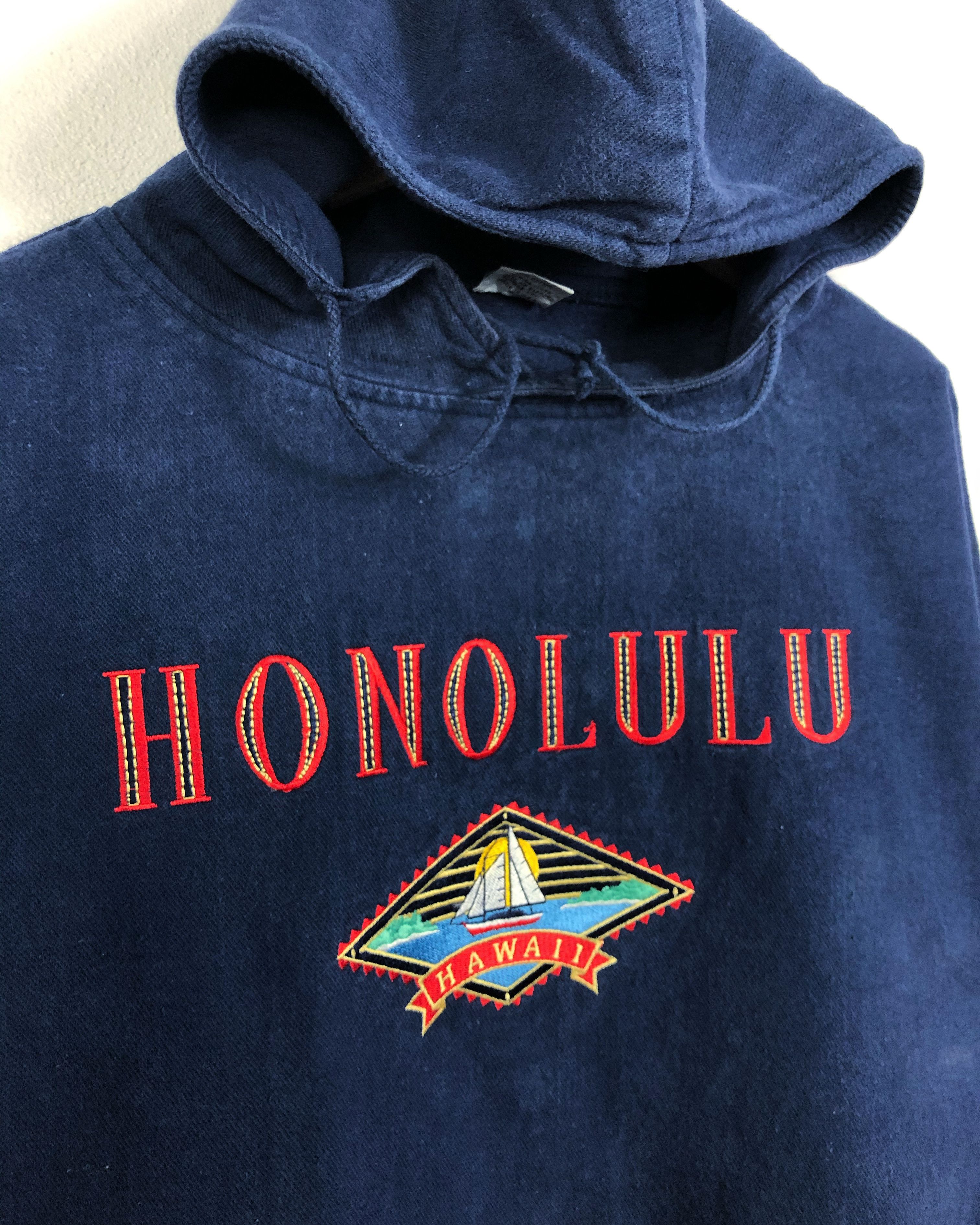 Vintage Vintage Crazy Shirts Honolulu Hawaii Embroidered Hoodies Size US M / EU 48-50 / 2 - 3 Thumbnail