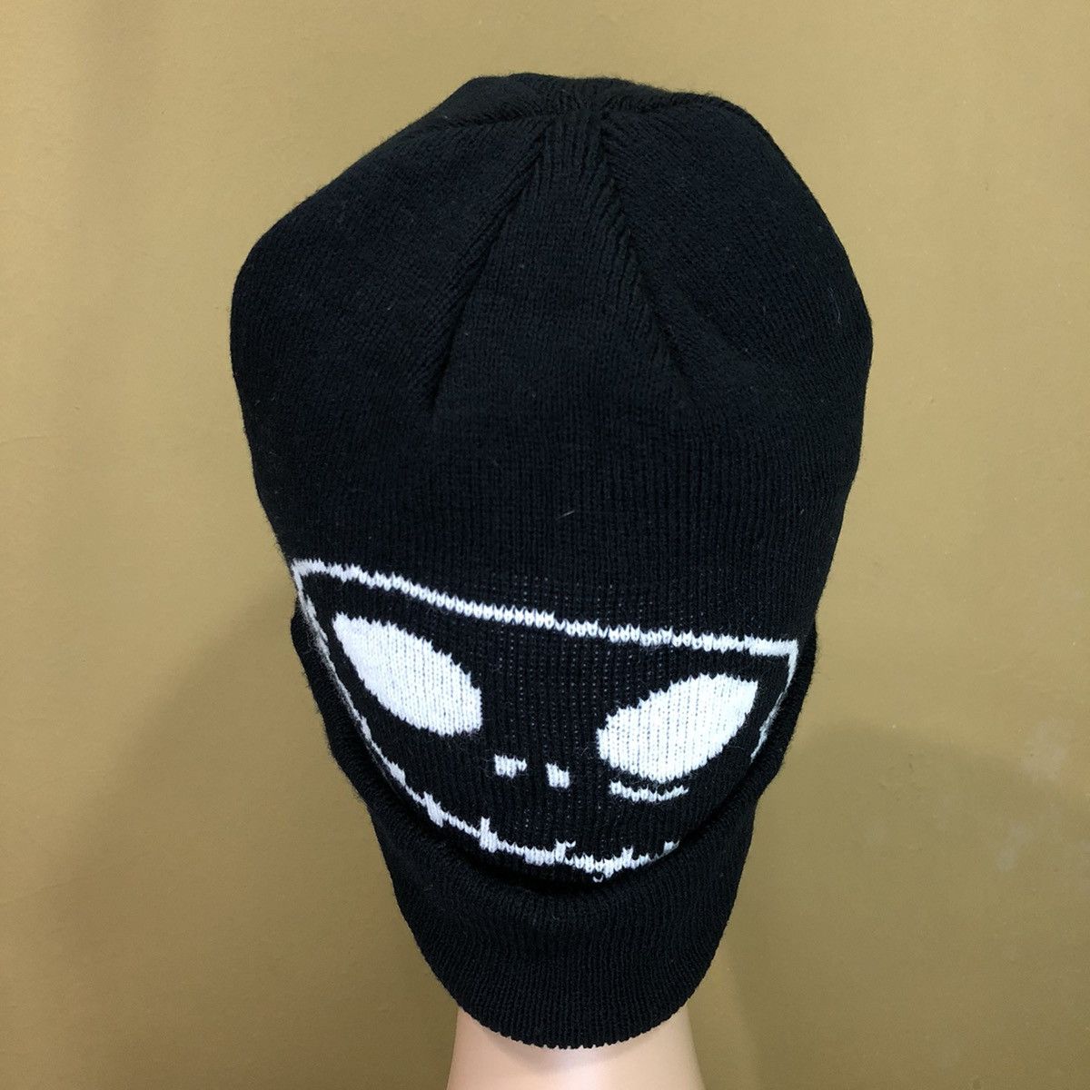 Cartoon Network Tim Burton Nightmare Before Christmas Beanie Hat Snow Cap Size ONE SIZE - 6 Thumbnail
