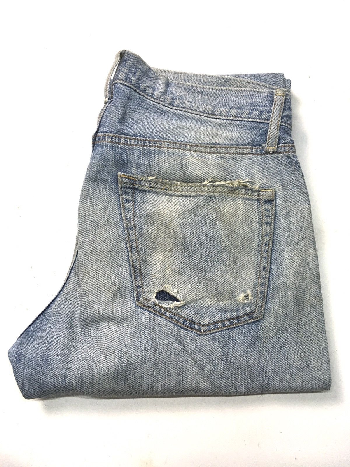 Japanese Brand × Uniqlo × Vintage Vintage uniqlo regular fit, distressed selvage jeans japan Size US 32 / EU 48 - 1 Thumbnail