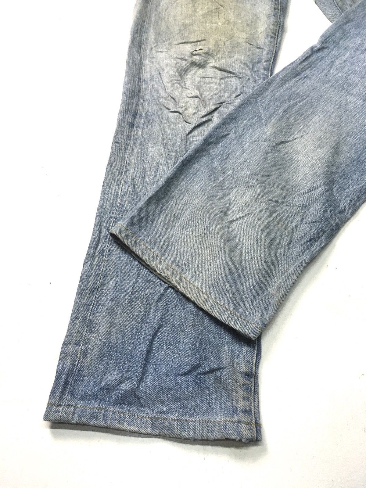 Japanese Brand × Uniqlo × Vintage Vintage uniqlo regular fit, distressed selvage jeans japan Size US 32 / EU 48 - 12 Thumbnail
