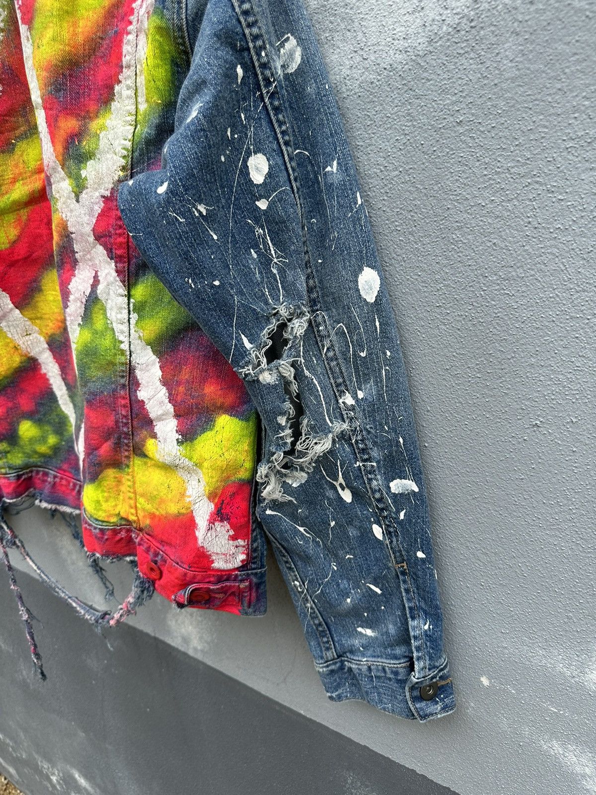 Uniqlo Uniqlo distressed style custom paint denim jacket Size US L / EU 52-54 / 3 - 4 Thumbnail