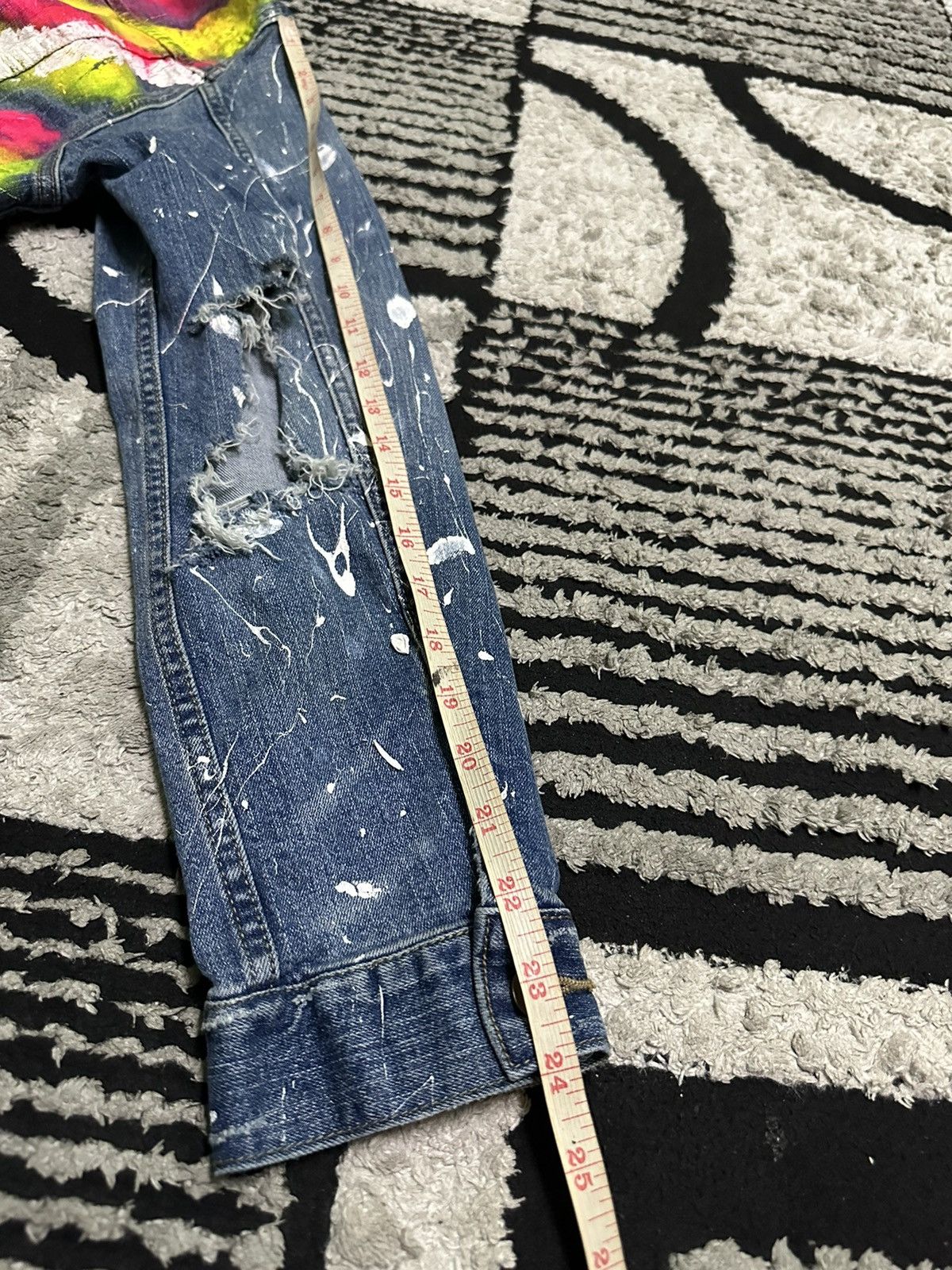 Uniqlo Uniqlo distressed style custom paint denim jacket Size US L / EU 52-54 / 3 - 12 Thumbnail