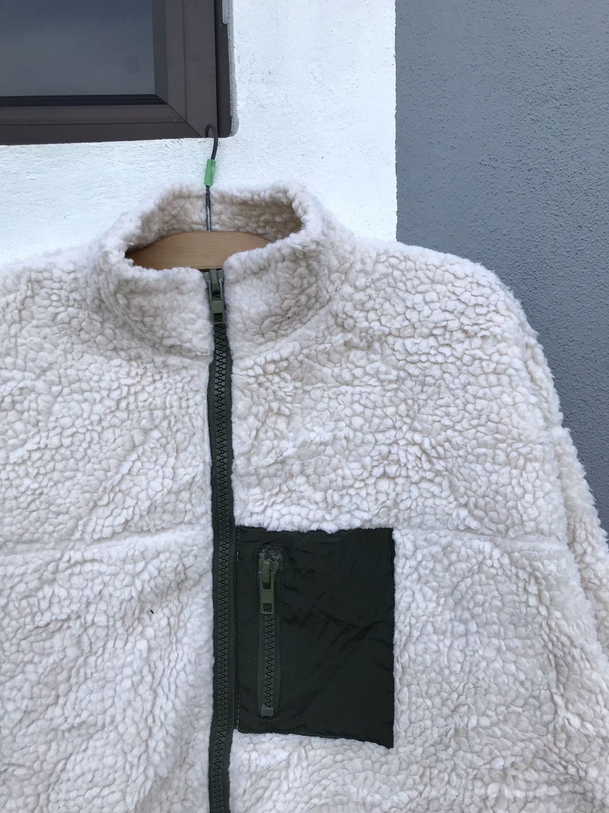 Japanese Brand Uniqlo deep pile jacket Size US L / EU 52-54 / 3 - 2 Thumbnail