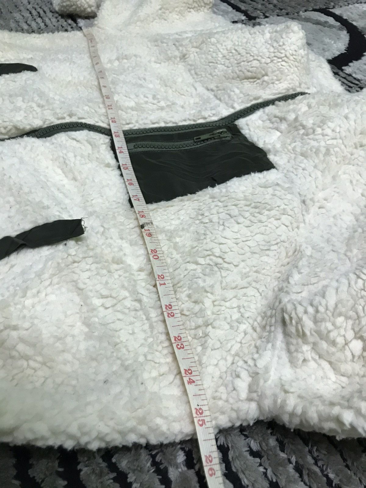 Japanese Brand Uniqlo deep pile jacket Size US L / EU 52-54 / 3 - 4 Thumbnail