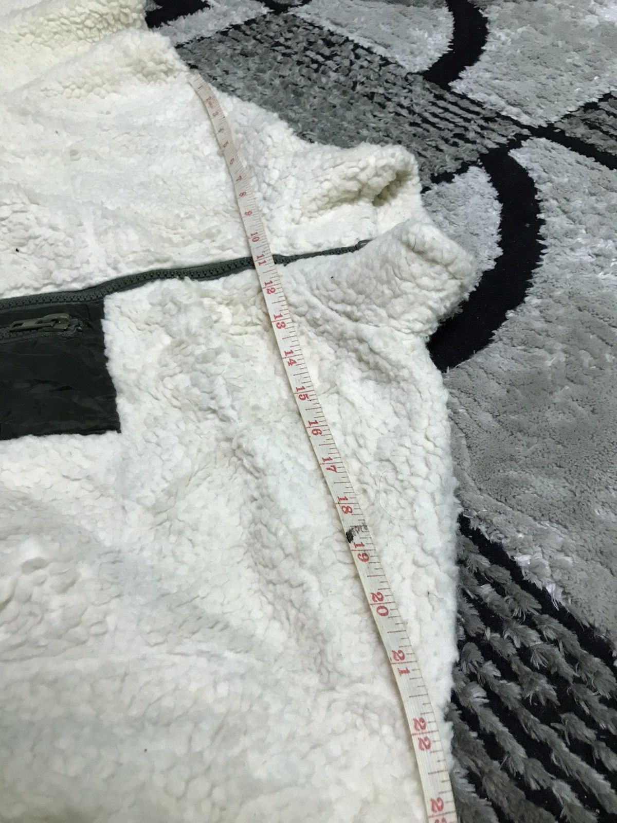 Japanese Brand Uniqlo deep pile jacket Size US L / EU 52-54 / 3 - 6 Thumbnail