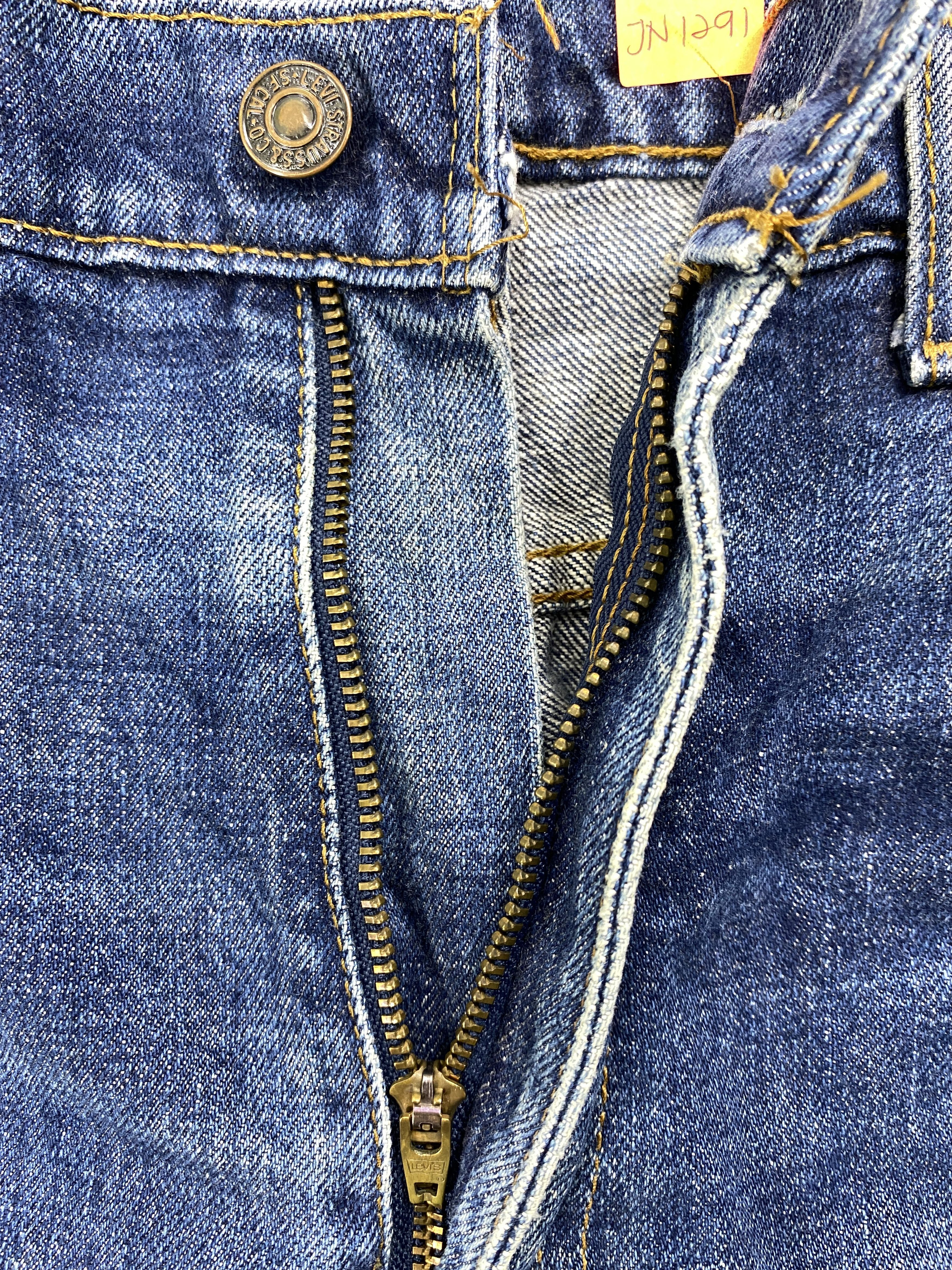 Levi's Blue Distressed Vintage Levi's 509 31x29 Denim -JN1291 Size US 31 - 6 Thumbnail