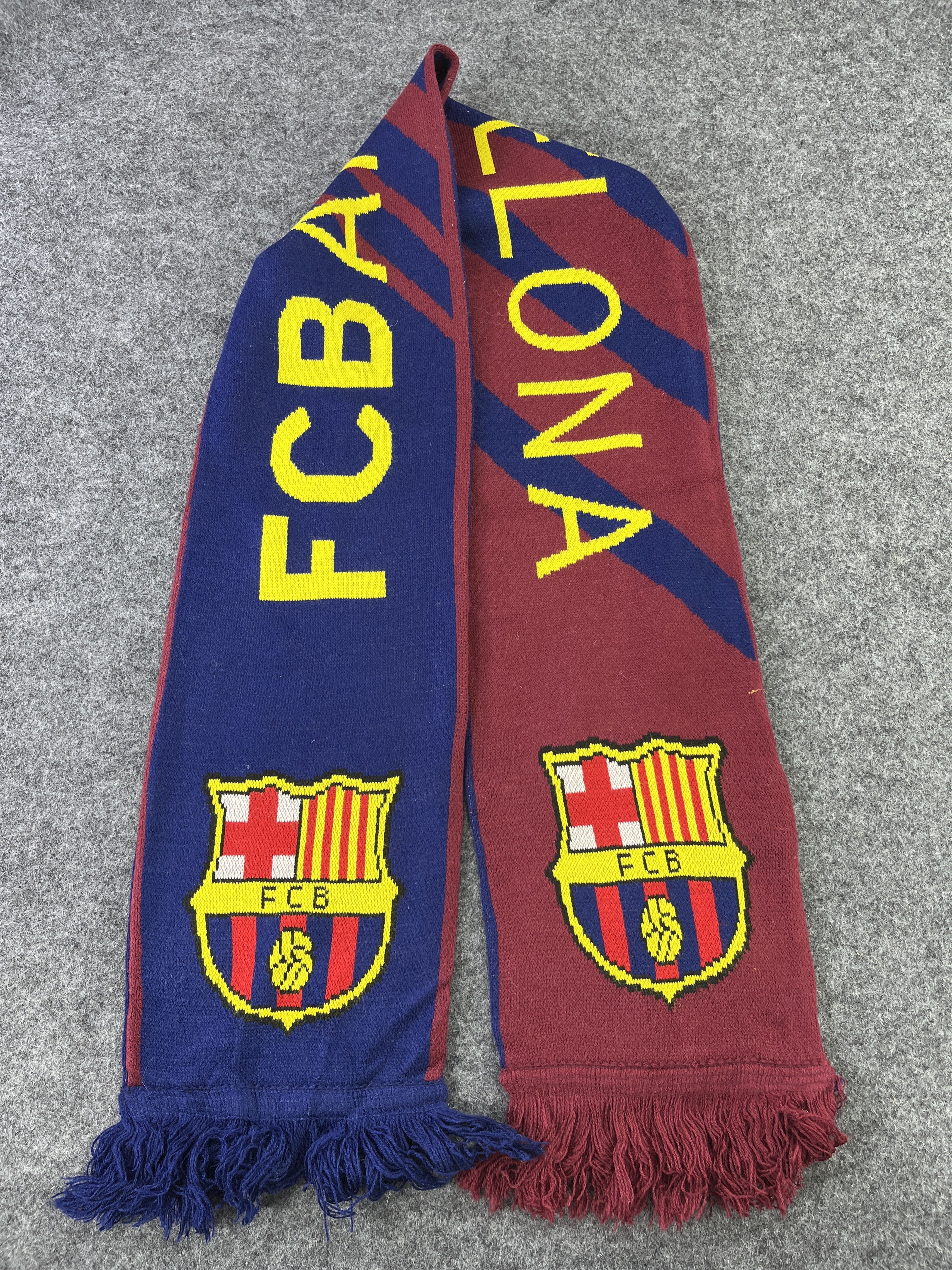 Vintage VINTAGE F.C BARCELONA SCARVES / MUFFLER / NECKWEAR T152 Size ONE SIZE - 1 Thumbnail