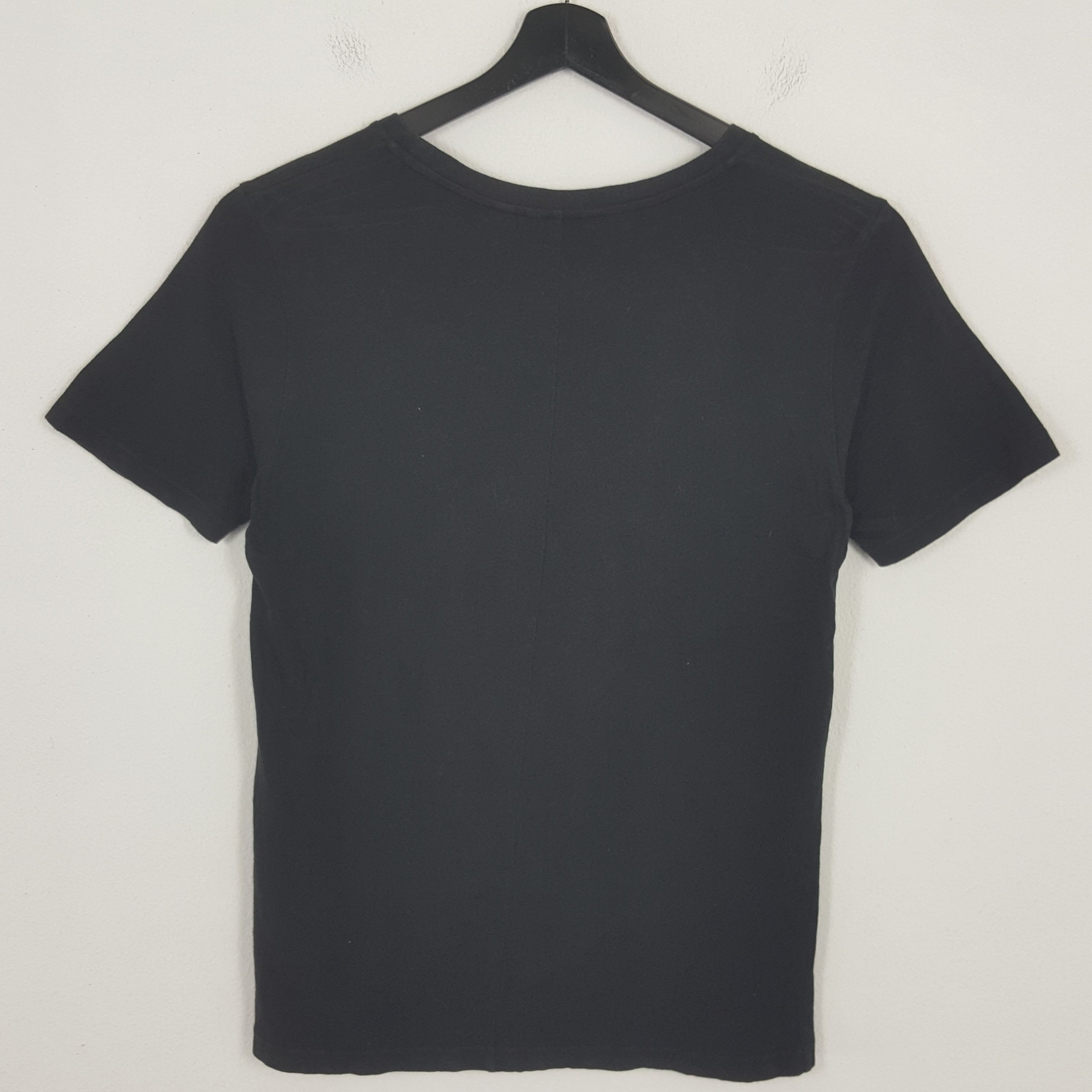 Undercover × Uniqlo UNDERCOVER X Uniqlo Japanese Brand Tshirt Size US M / EU 48-50 / 2 - 3 Thumbnail