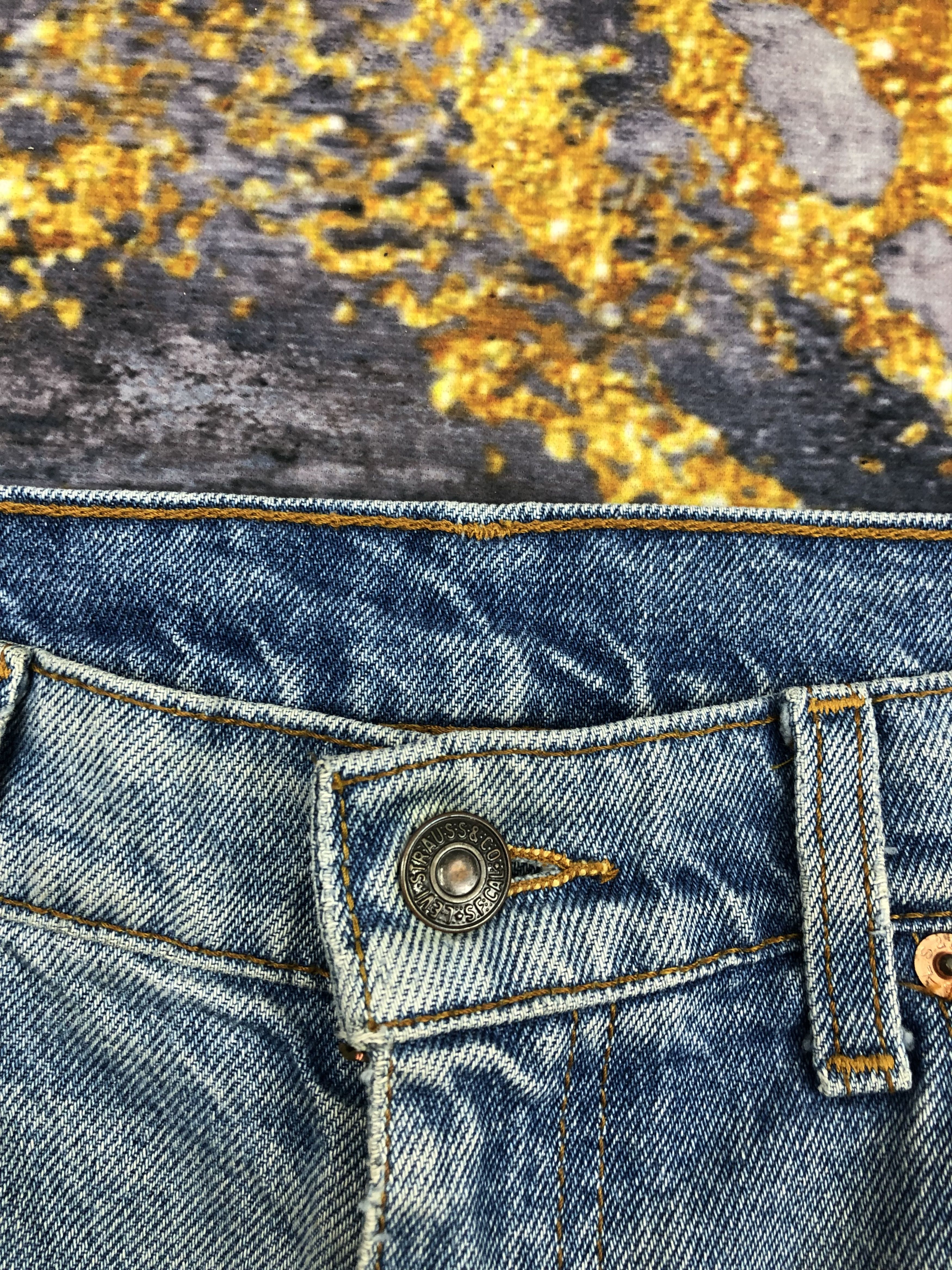 Levi's Vintage Levis 505 Light Wash Denim DPP0132 Size US 34 / EU 50 - 8 Thumbnail