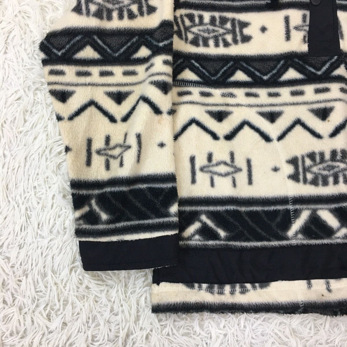 Native Japanese Navajo 1/2 Buttons Fleece Sweater Size US L / EU 52-54 / 3 - 2 Thumbnail