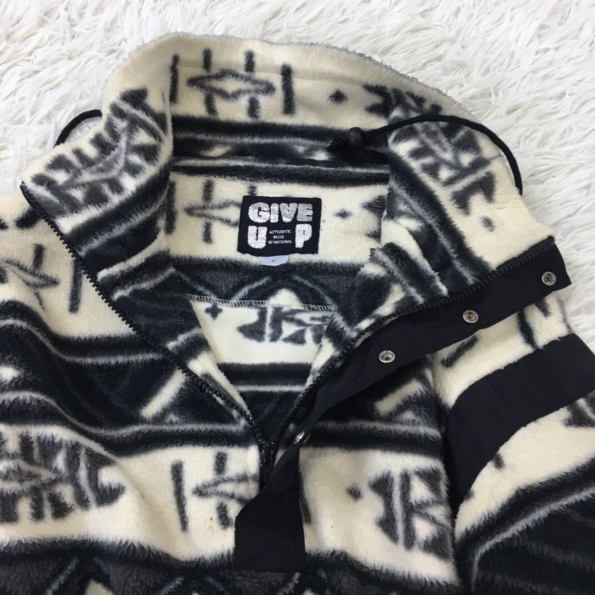 Native Japanese Navajo 1/2 Buttons Fleece Sweater Size US L / EU 52-54 / 3 - 6 Thumbnail
