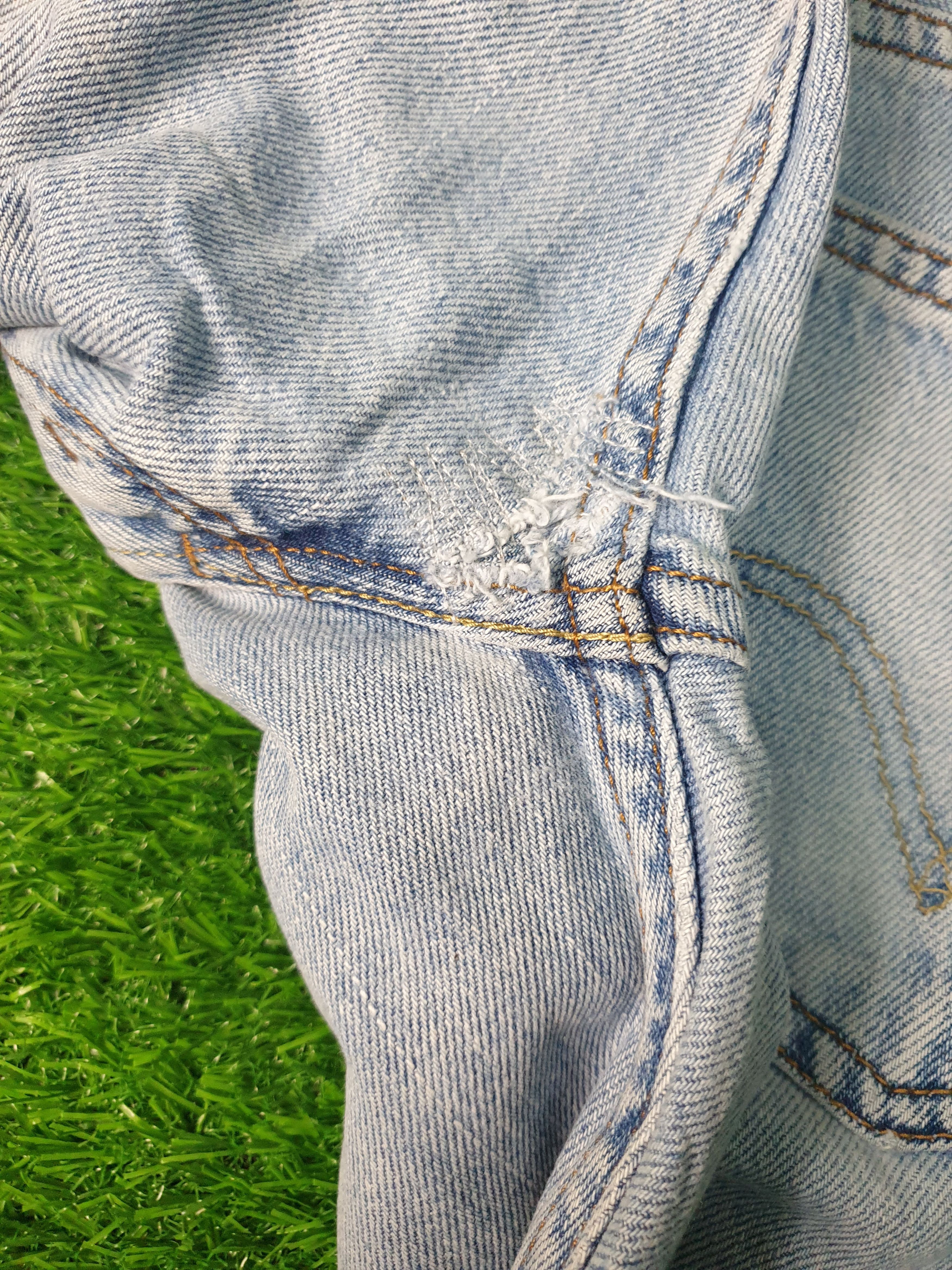 Levi's LEVIS 505 Light Wash Faded Rusty Stain 34X30 Jeans L0158 Size US 34 / EU 50 - 11 Thumbnail