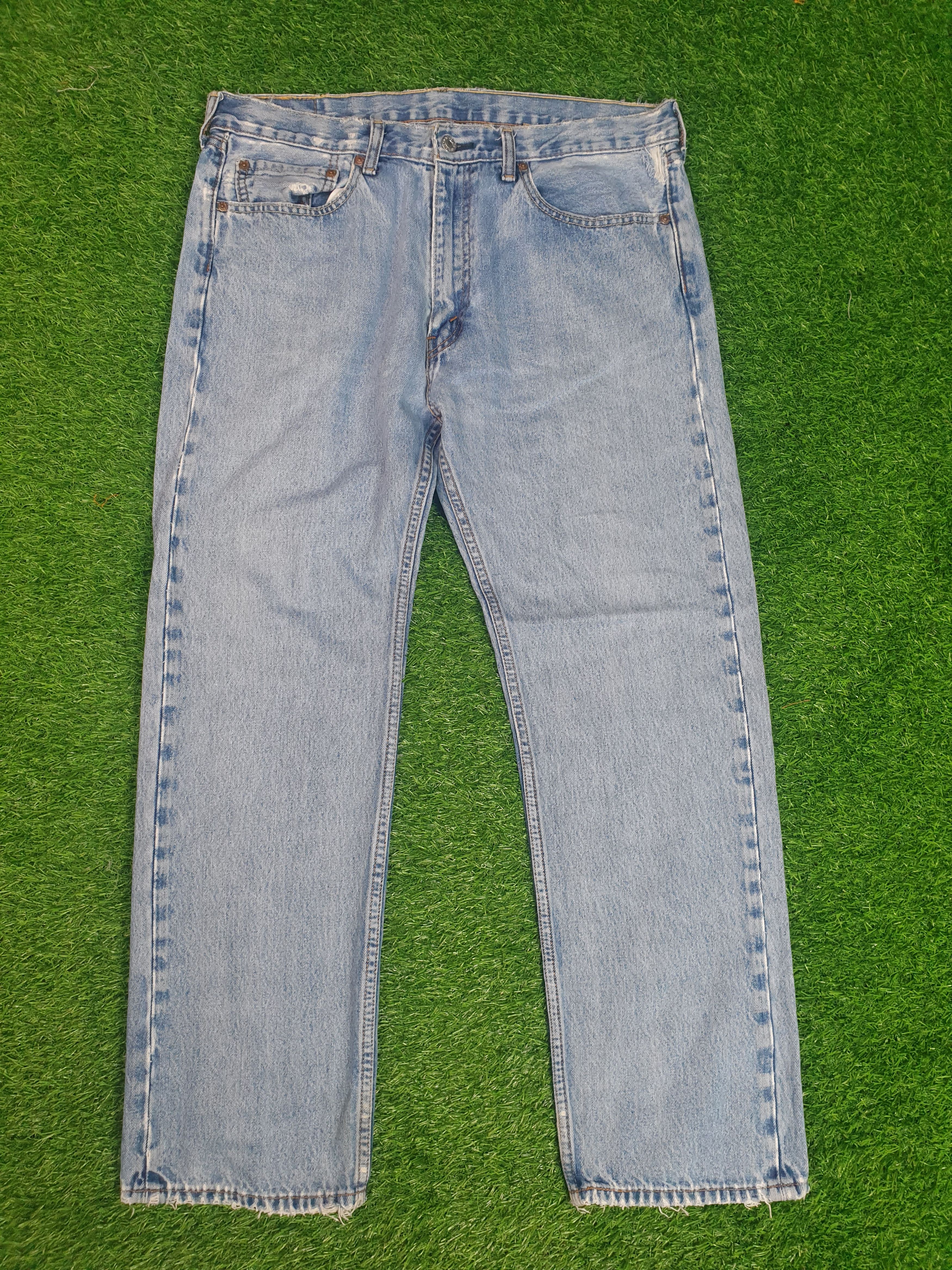 Levi's Vintage Clothing LEVIS 505 Light Wash Distressed Size 36X29.5 Jeans L0177 Size US 36 / EU 52 - 1 Thumbnail