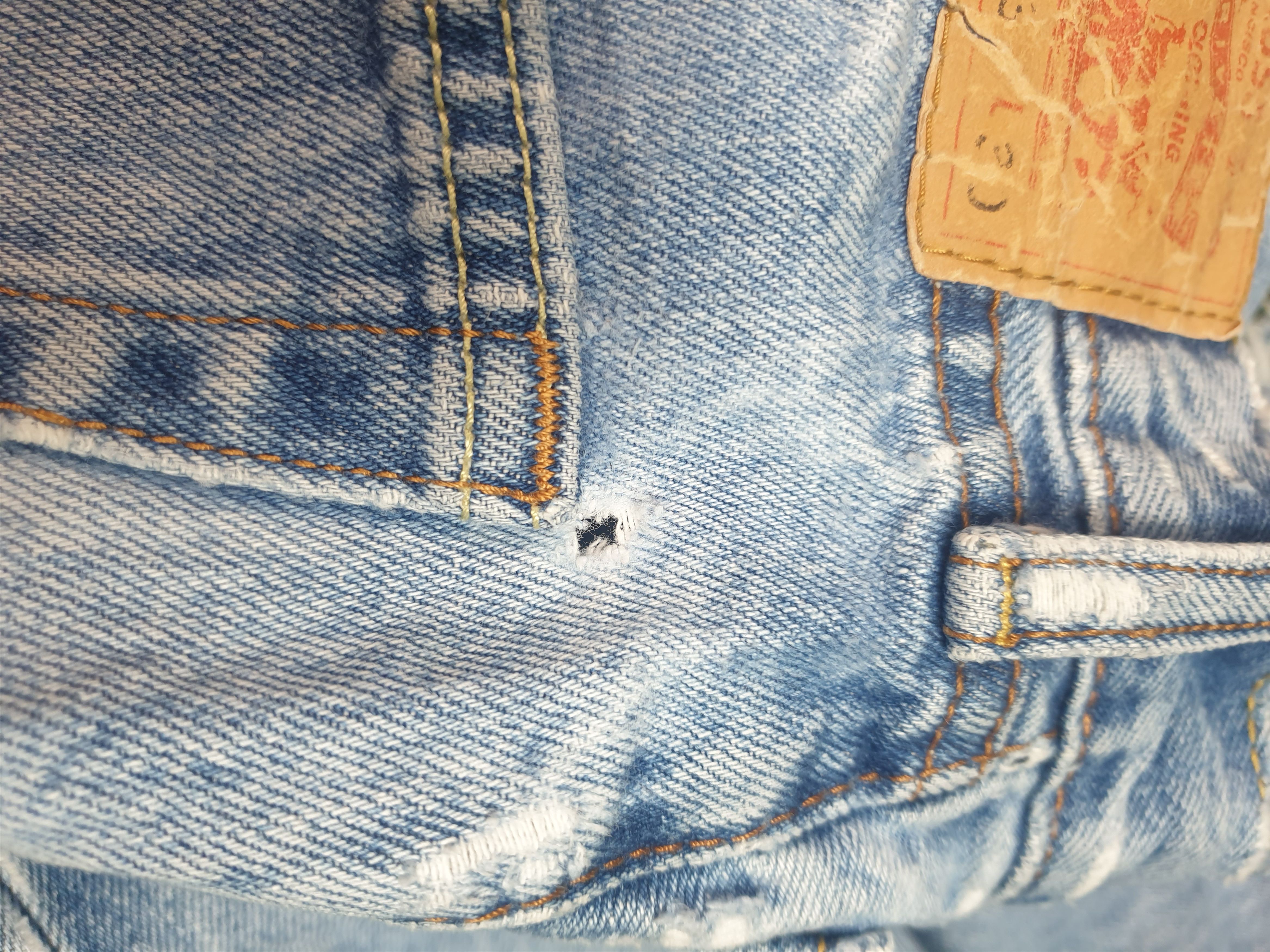 Levi's Vintage Clothing LEVIS 505 Light Wash Distressed Size 36X29.5 Jeans L0177 Size US 36 / EU 52 - 15 Thumbnail