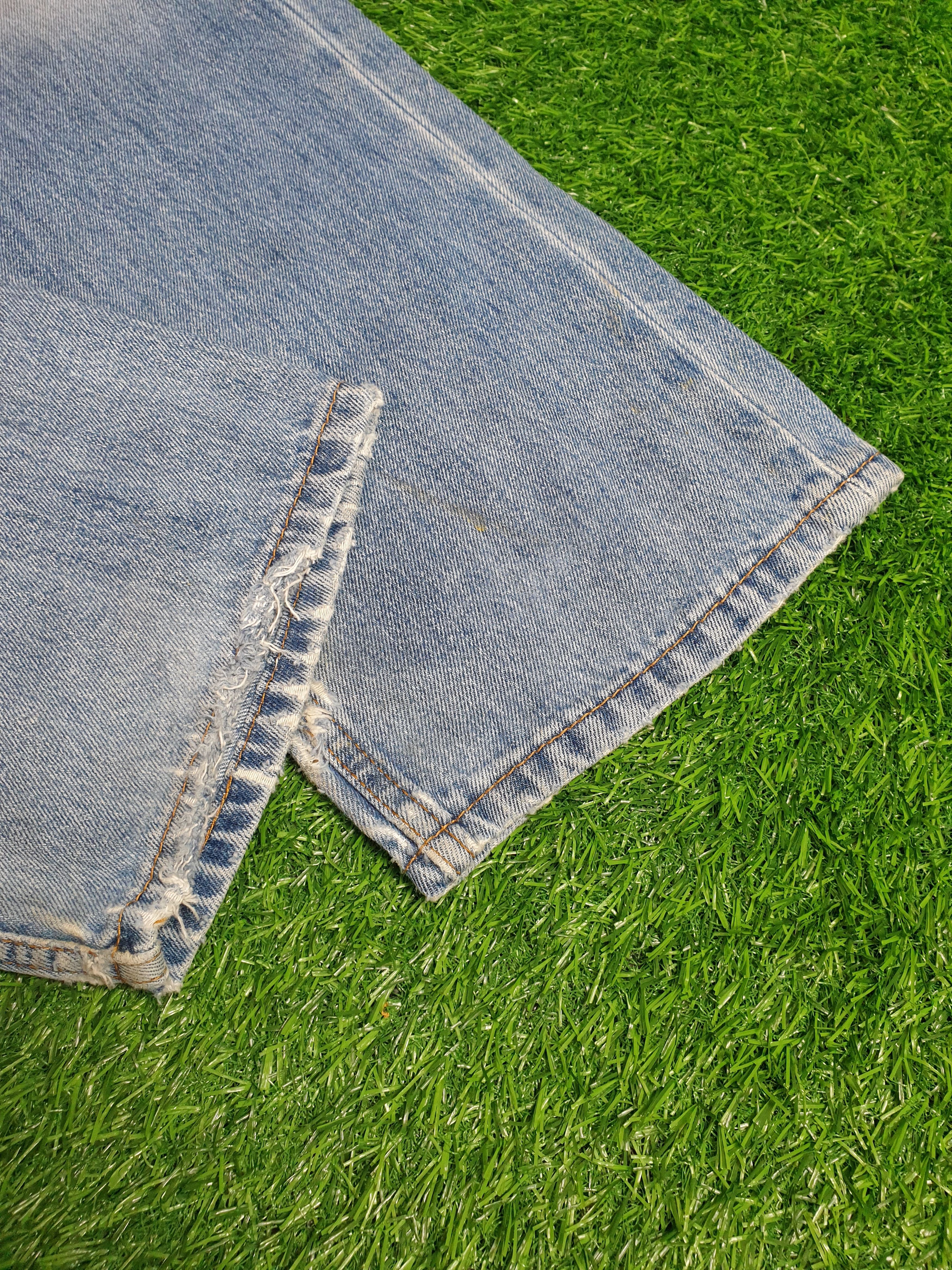 Levi's Vintage LEVIS 505 Faded Distressed Size 34X32.5 Jeans L0091 Size US 34 / EU 50 - 9 Thumbnail