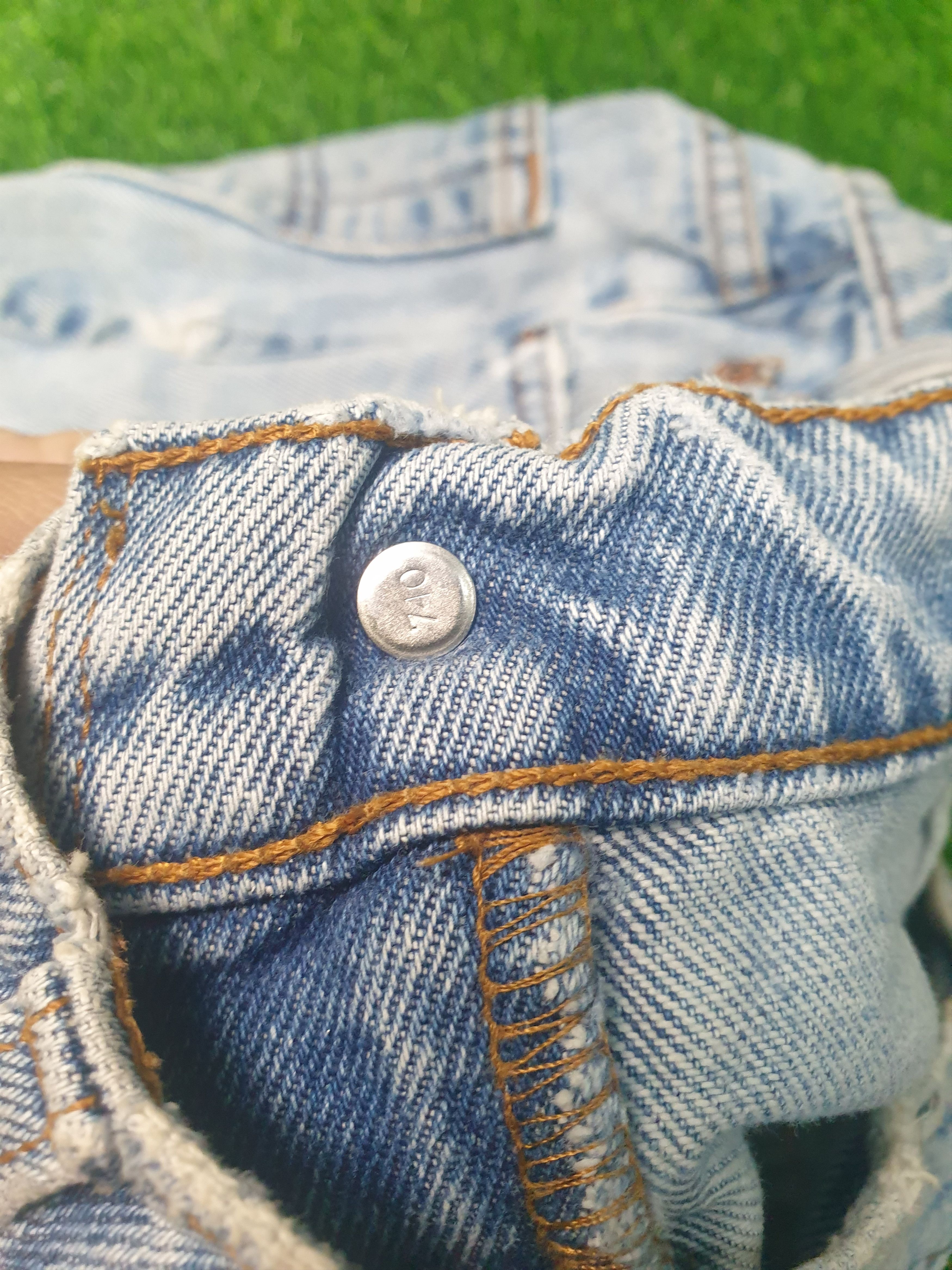 Levi's Vintage 90's LEVIS 550 Sun Faded Distressed 35X32 L0092 Size US 35 - 11 Thumbnail