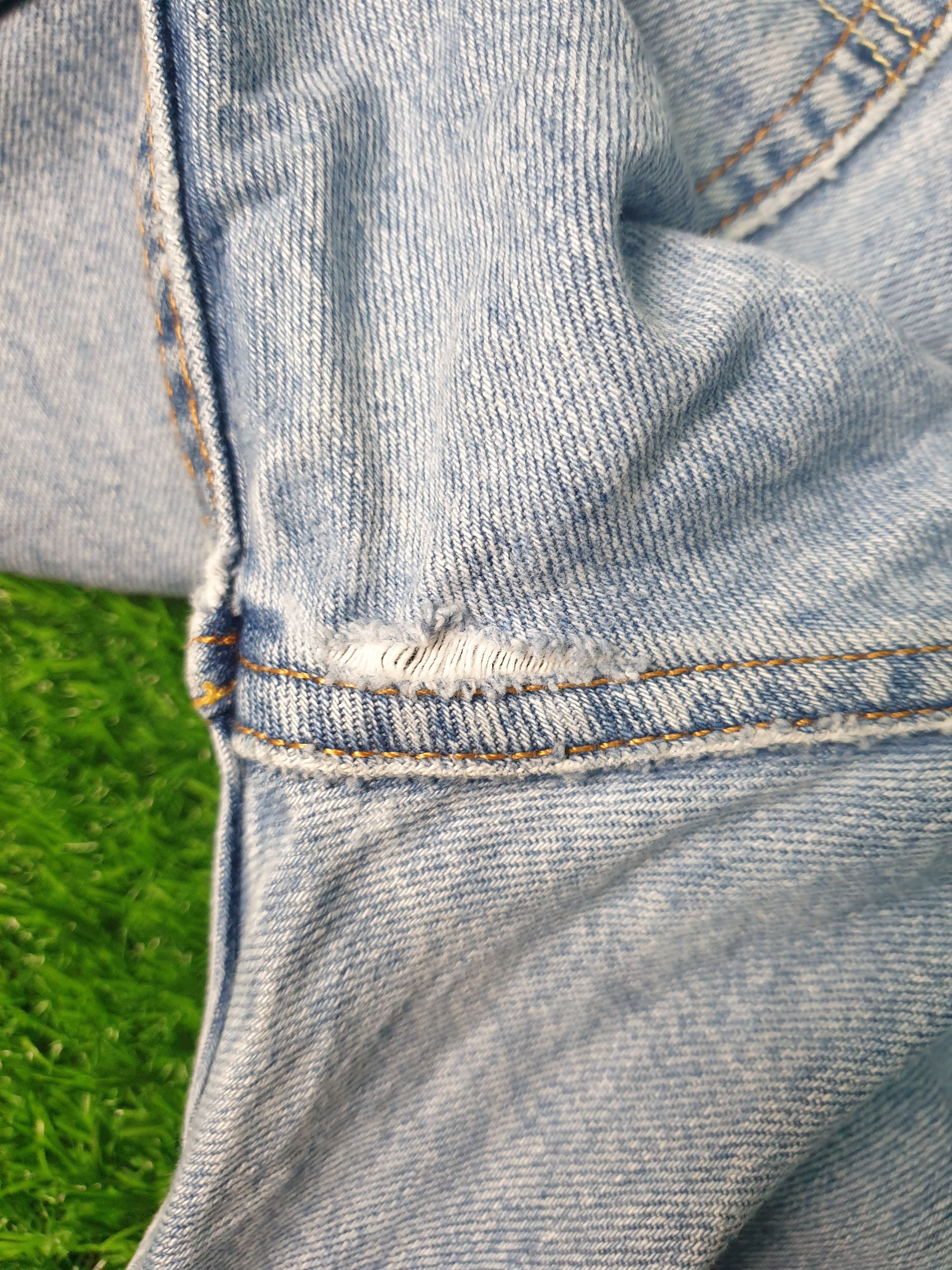 Levi's Vintage Clothing Vintage LEVIS 505 Sun Faded Distressed 36X29.5 Jeans L0088 Size US 36 / EU 52 - 8 Thumbnail