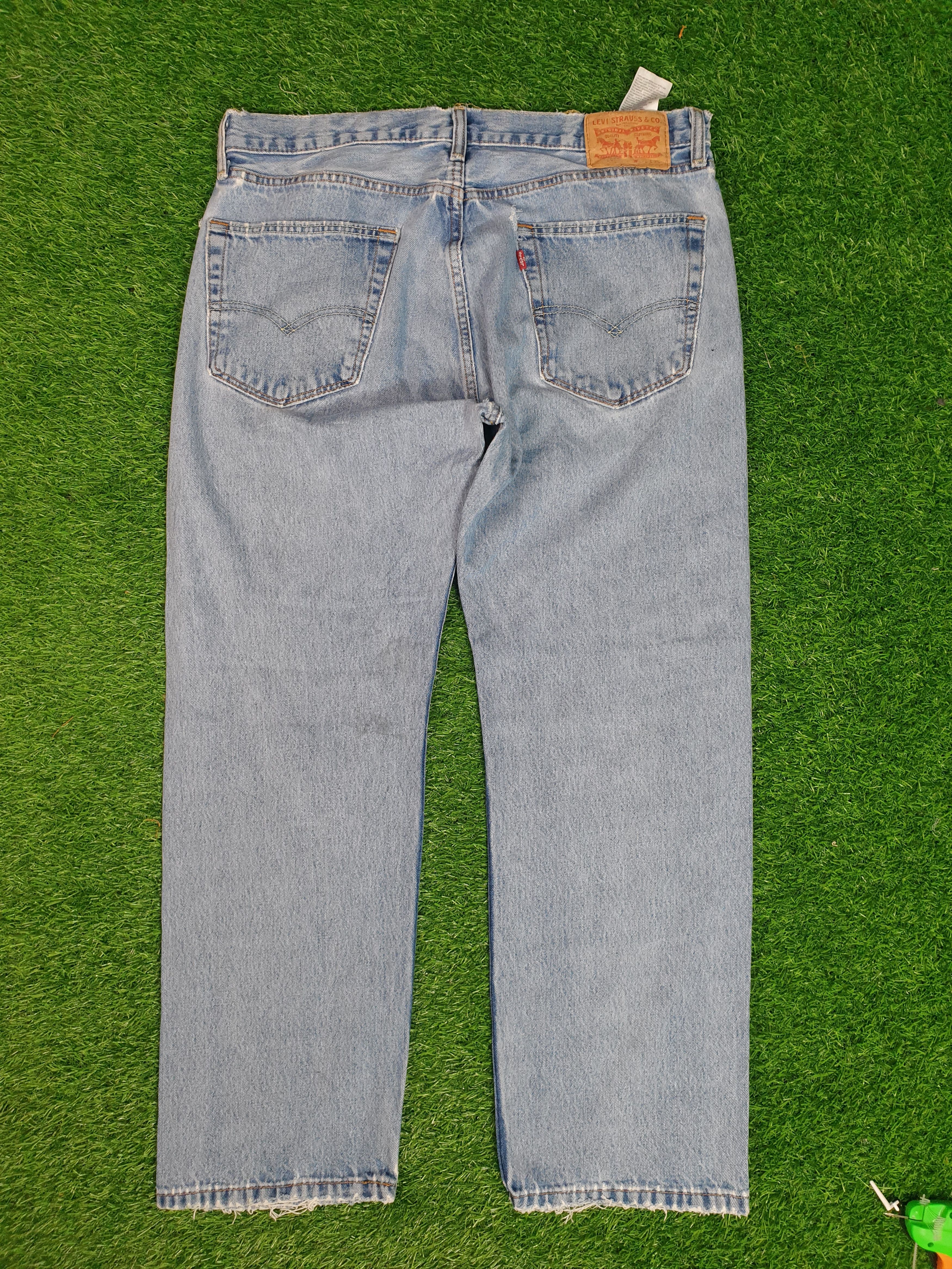 Levi's Vintage Clothing Vintage LEVIS 505 Sun Faded Distressed 36X29.5 Jeans L0088 Size US 36 / EU 52 - 2 Thumbnail