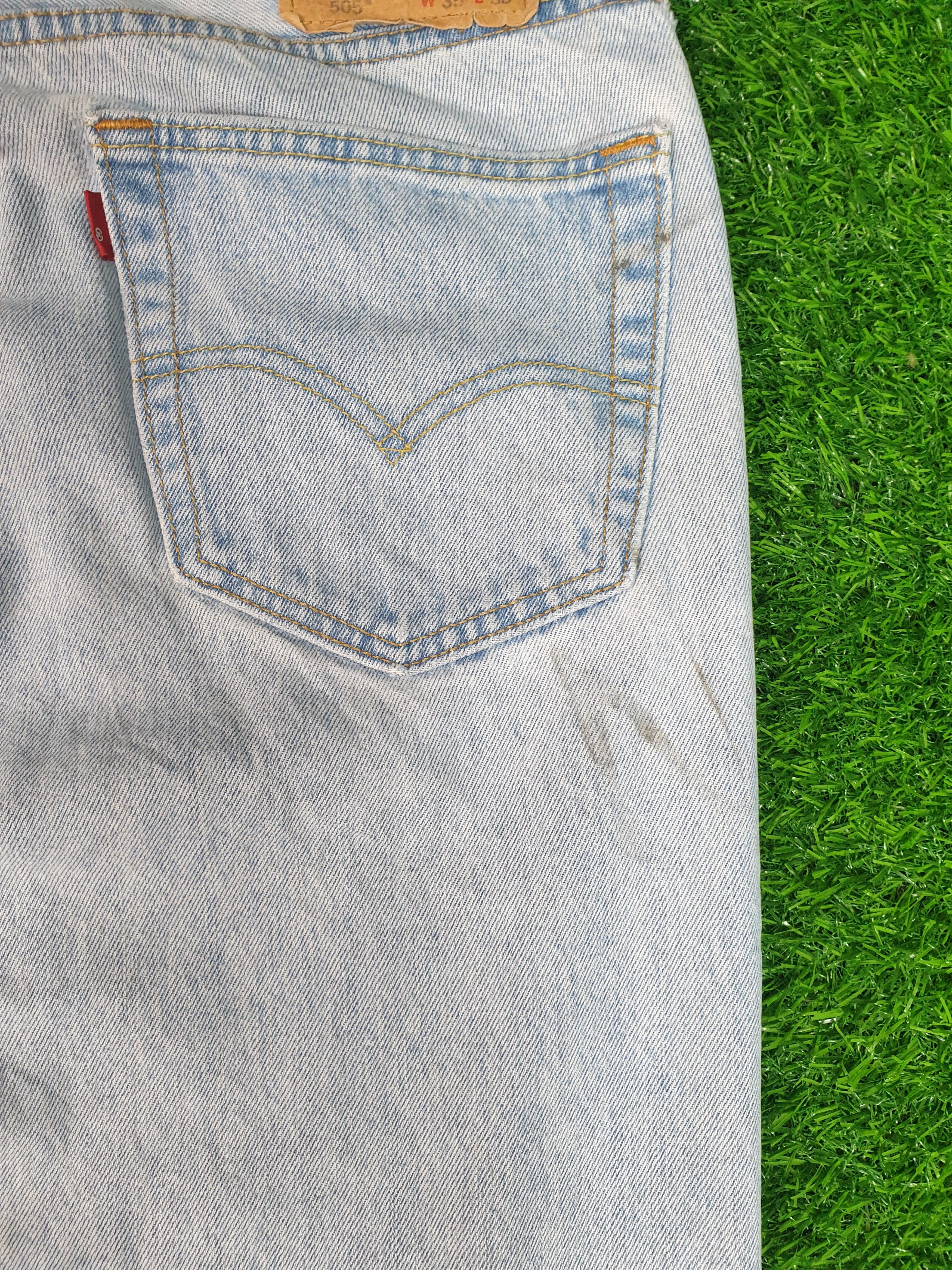 Levi's Vintage Clothing Vintage LEVIS 505 Faded Distressed Size 35X29.5 Jeans L0086 Size US 35 - 12 Thumbnail