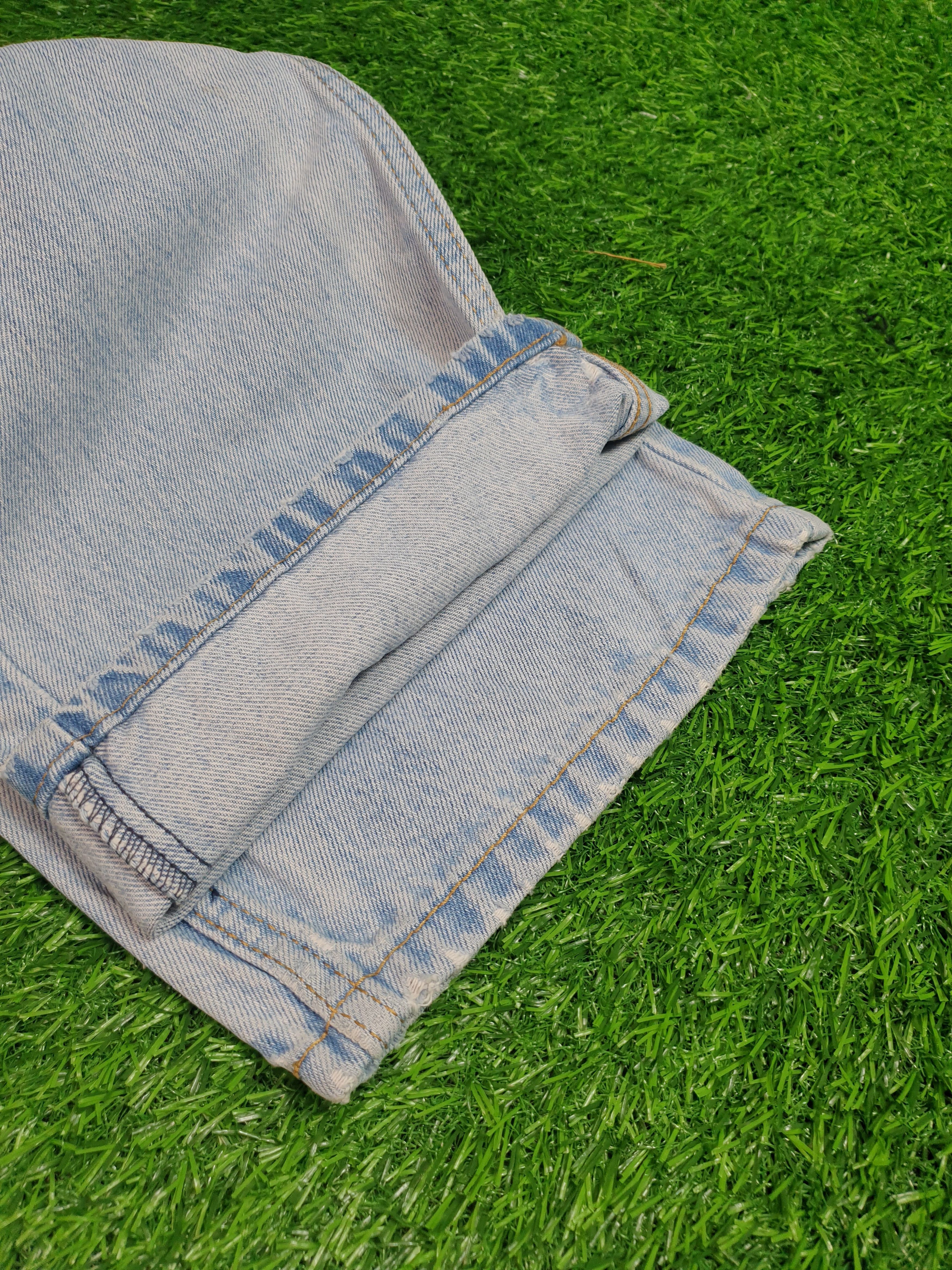 Levi's Vintage Clothing Vintage LEVIS 505 Faded Distressed Size 35X29.5 Jeans L0086 Size US 35 - 10 Thumbnail