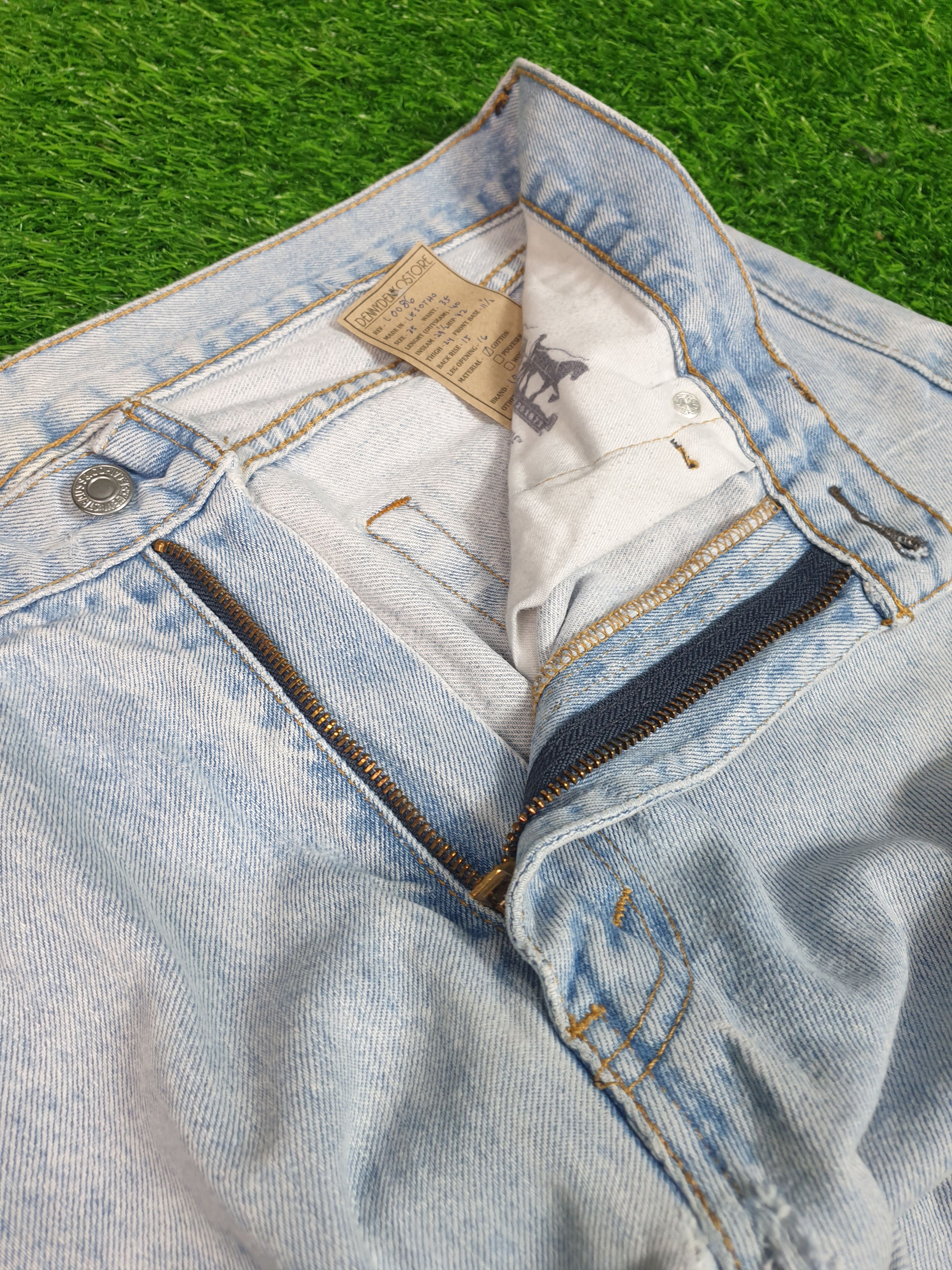Levi's Vintage Clothing Vintage LEVIS 505 Faded Distressed Size 35X29.5 Jeans L0086 Size US 35 - 7 Thumbnail