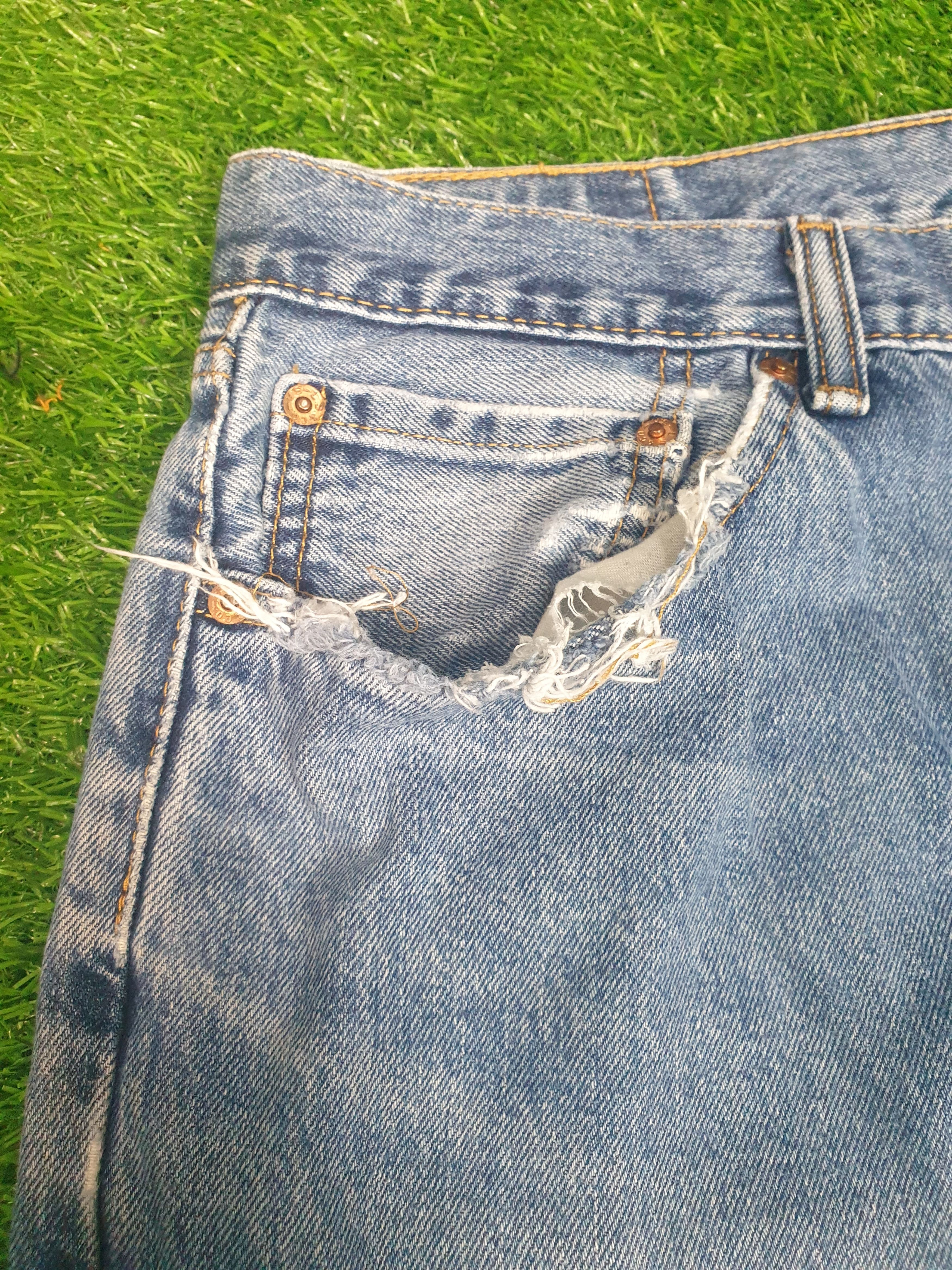 Levi's Vintage LEVIS 505 Faded Distressed Size 34X31.5 Jeans L0079 Size US 34 / EU 50 - 4 Thumbnail