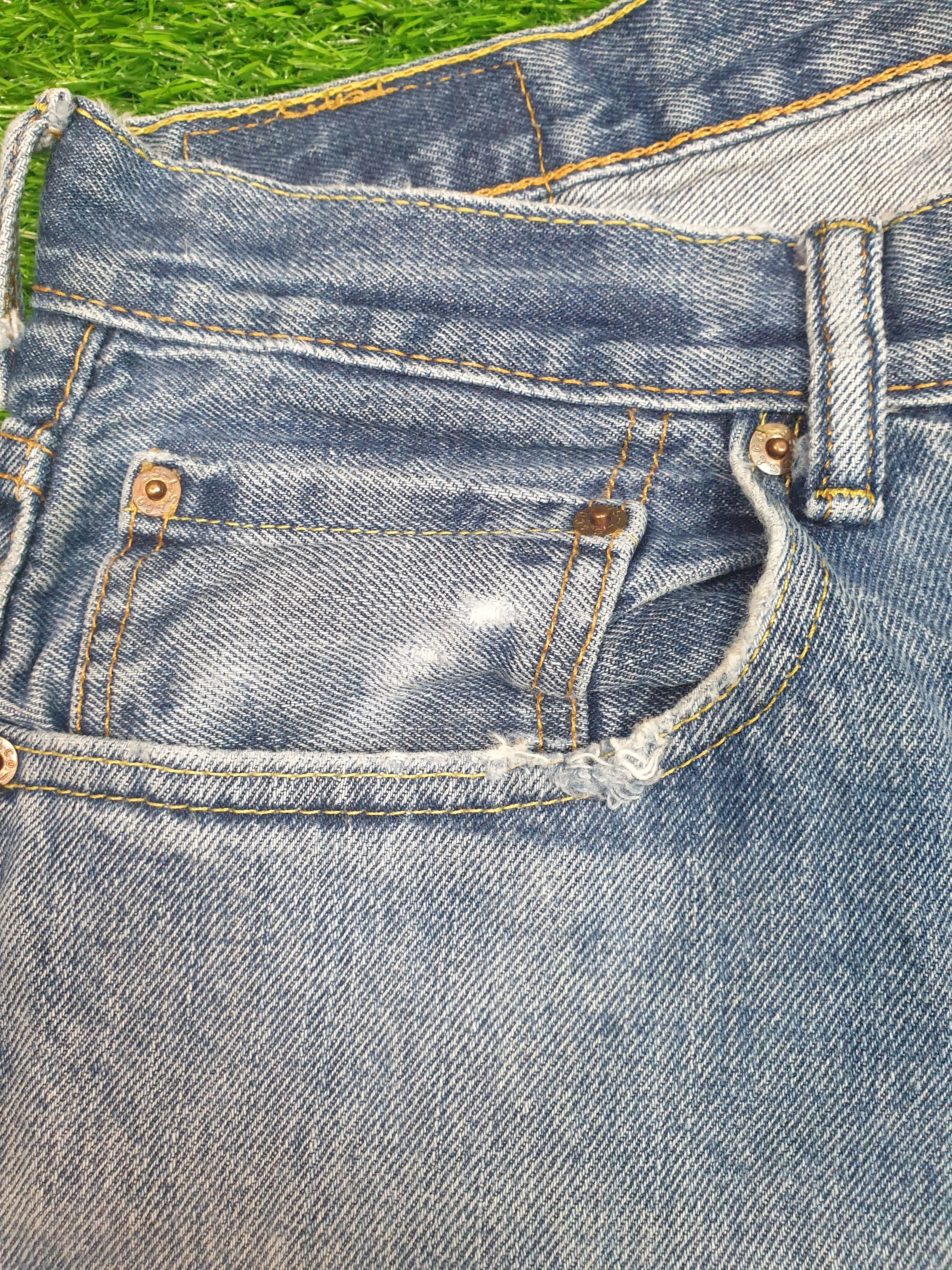 Levi's Vintage Clothing Vintage LEVIS 550 Faded Distressed Size 33X28.5 Jeans L0084 Size US 33 - 8 Thumbnail