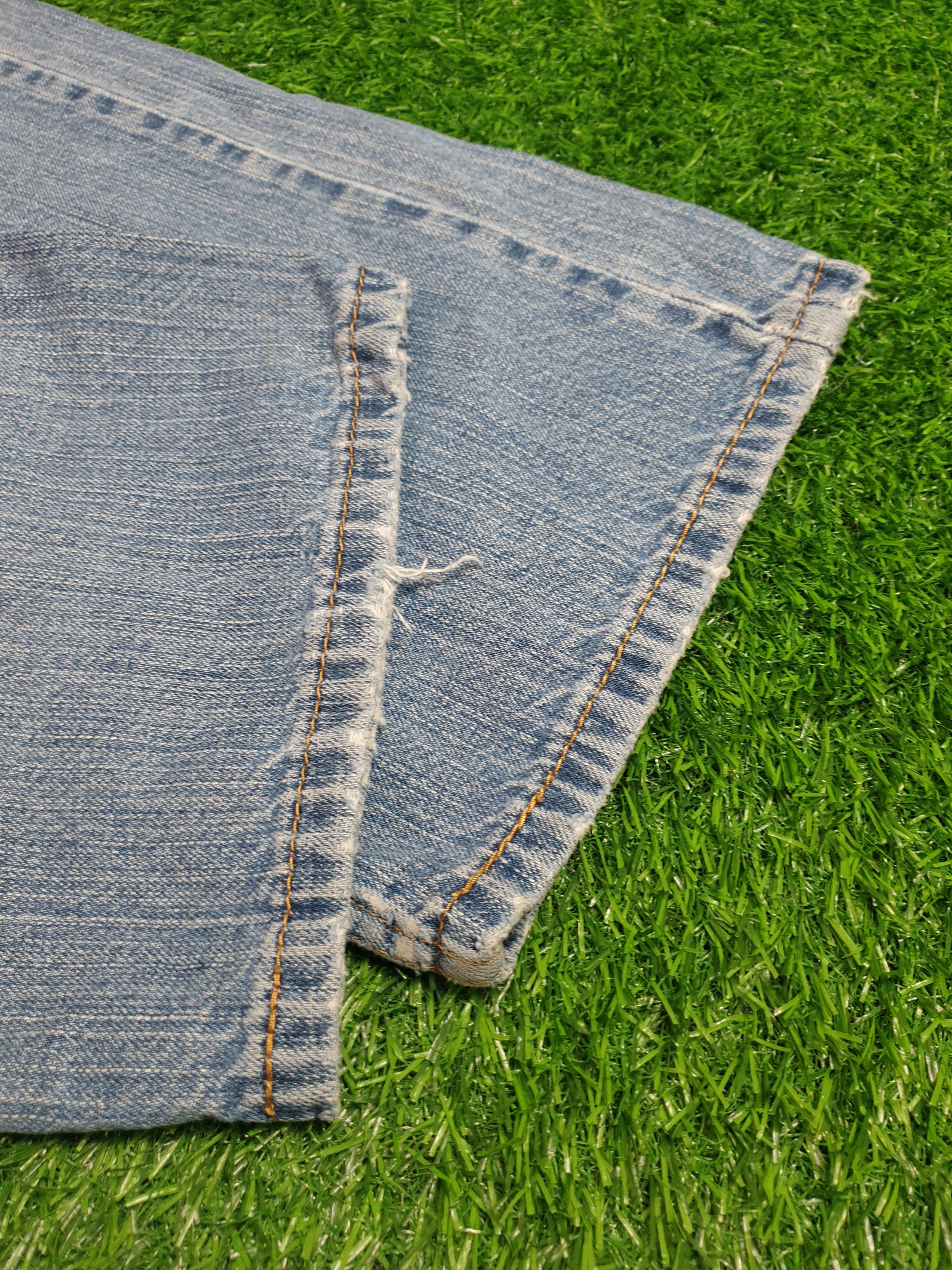 Levi's Vintage Clothing Vintage LEVIS 559 Faded Distressed Size 34X34 Jeans L0085 Size US 35 - 8 Thumbnail