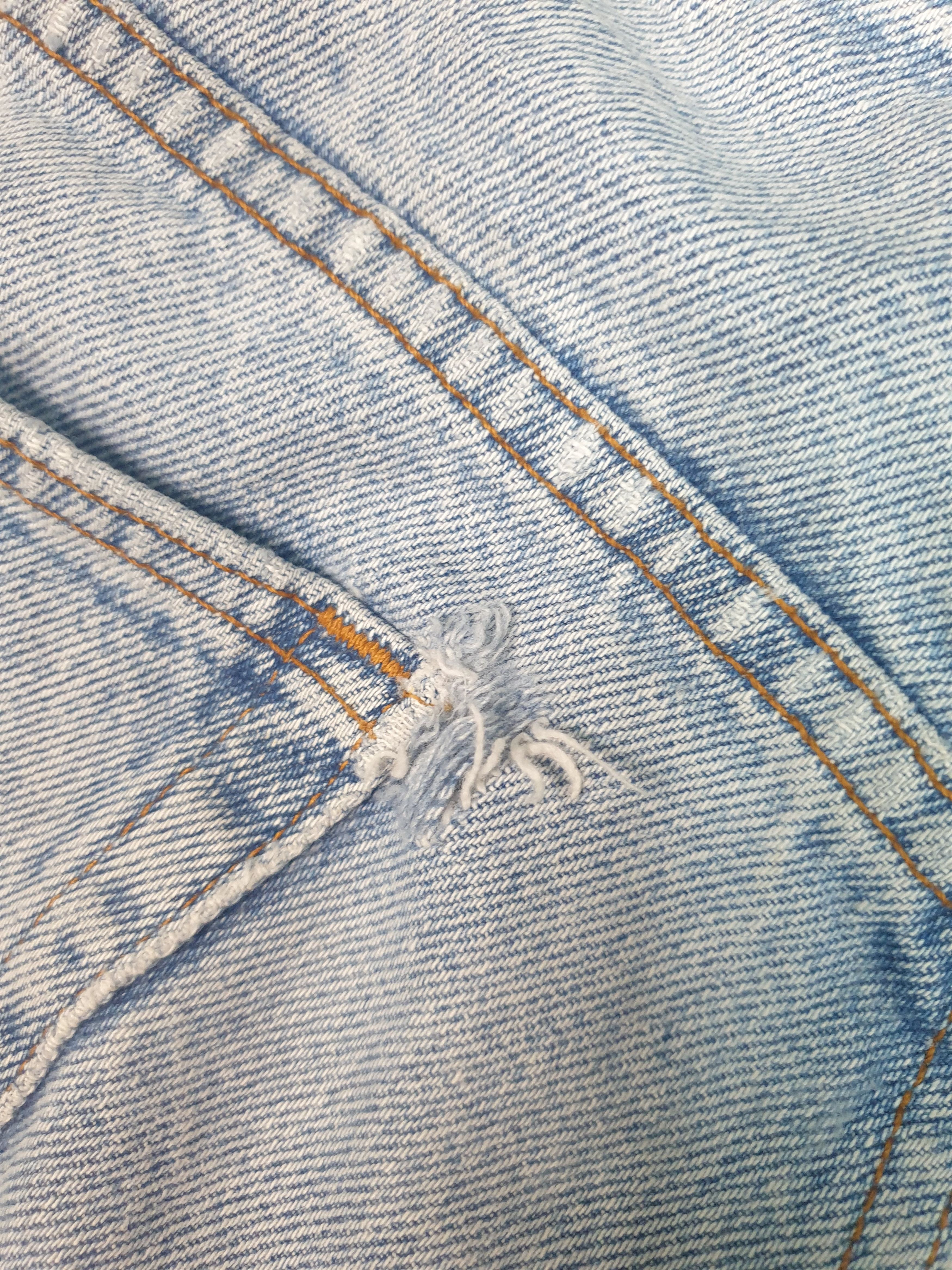 Levi's Vintage Clothing Vintage LEVIS 550 Faded Distressed Size 39X33 Jeans L0082 Size US 39 - 10 Thumbnail