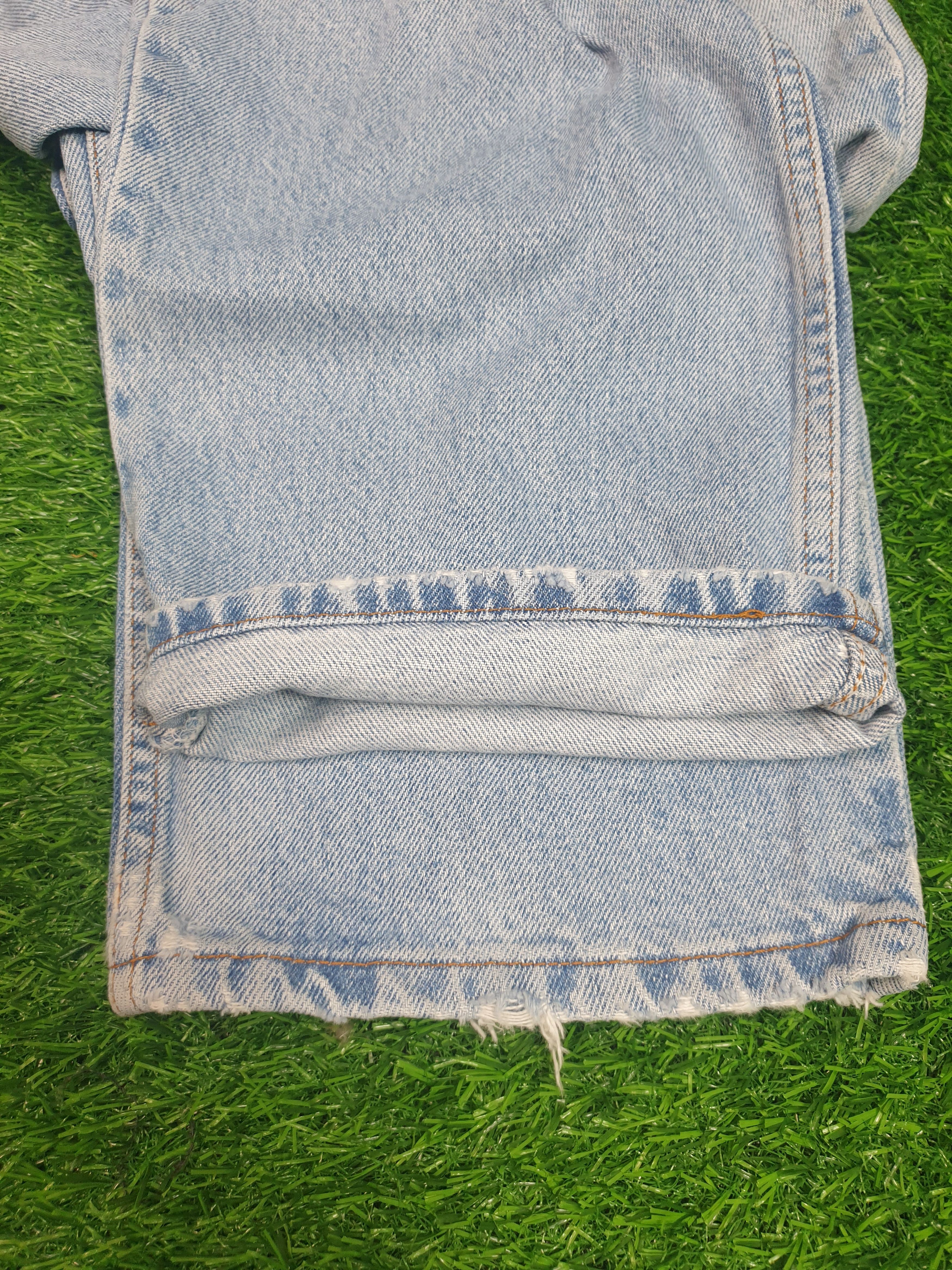 Levi's Vintage Clothing Vintage LEVIS 550 Faded Distressed Size 39X33 Jeans L0082 Size US 39 - 7 Thumbnail