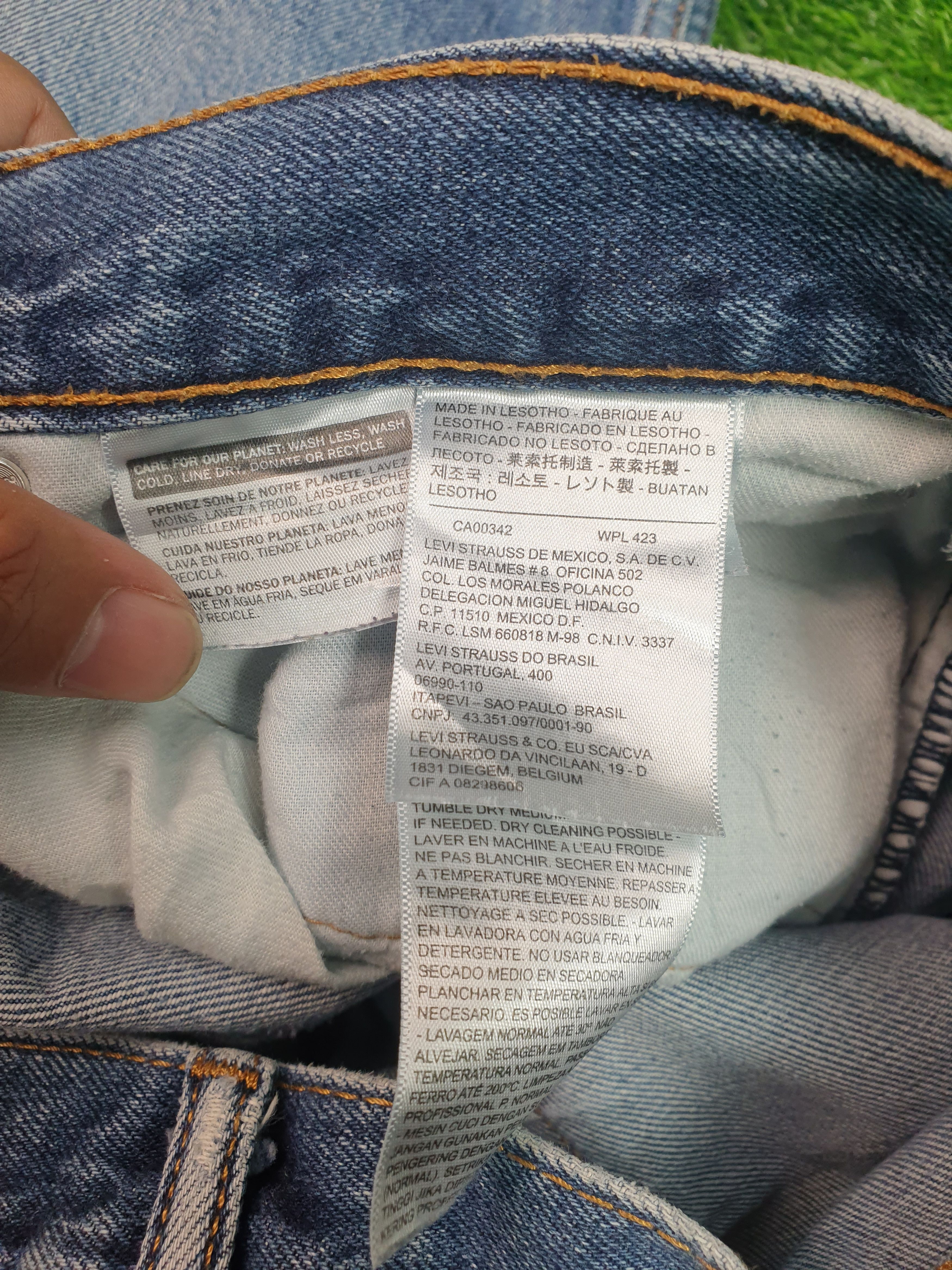 Levi's Vintage LEVIS 505 Sun Faded Distressed 34X31 Jeans L0108 Size US 34 / EU 50 - 12 Thumbnail