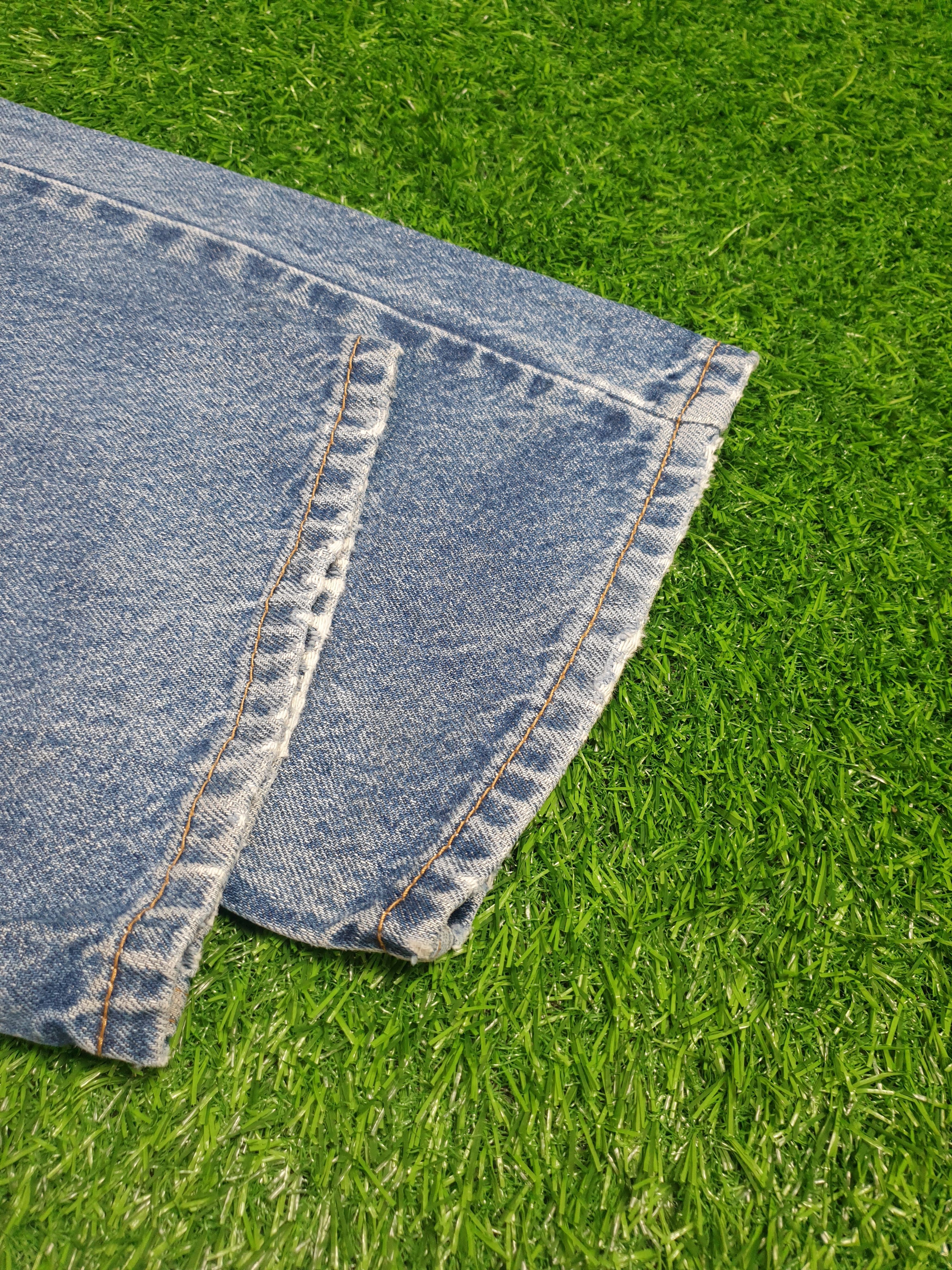 Levi's Vintage Clothing Vintage LEVIS 505 Faded Distressed Size 38X30 Jeans L0113 Size US 38 / EU 54 - 10 Thumbnail