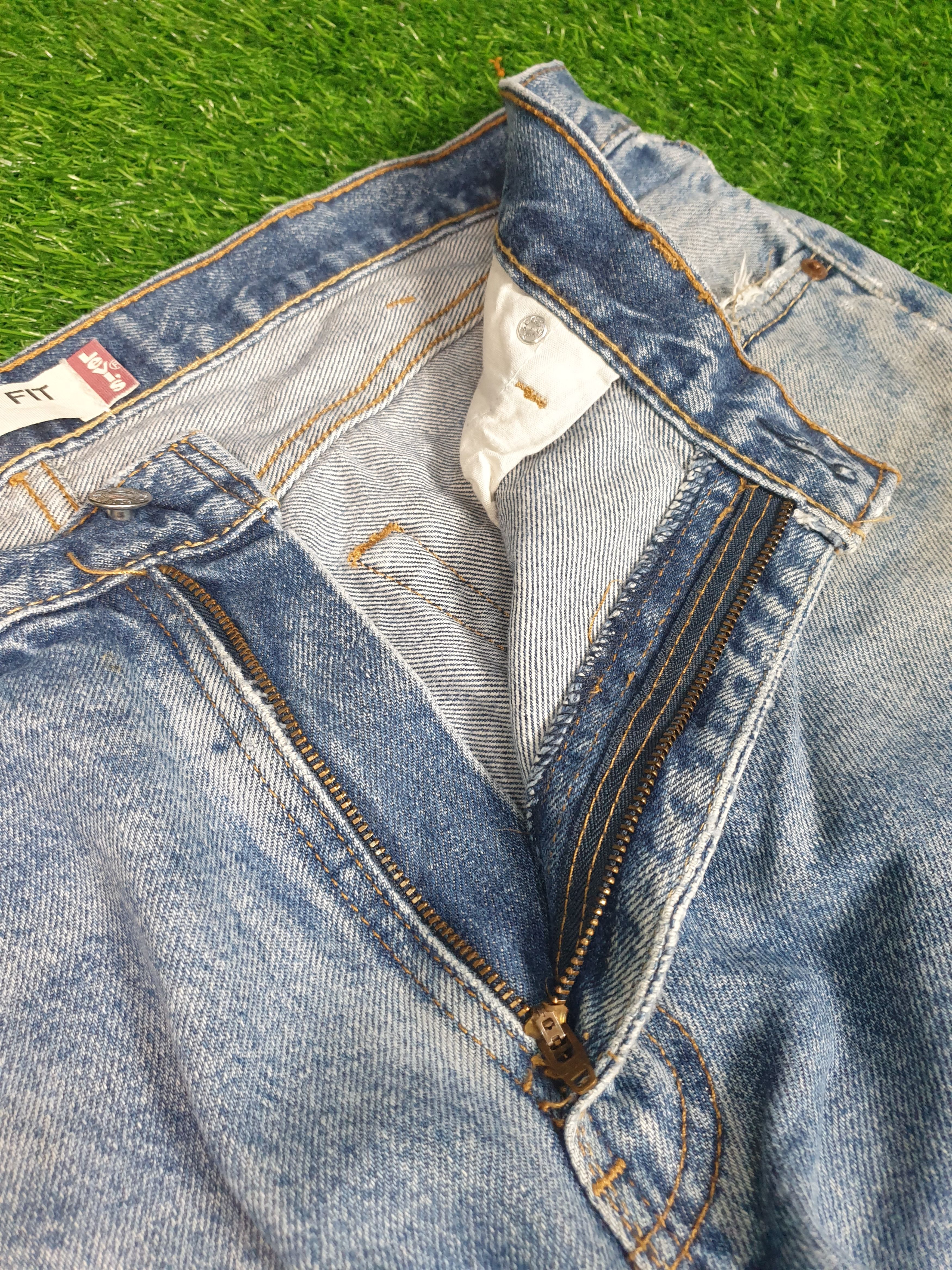 Levi's Vintage Clothing Vintage LEVIS 505 Faded Distressed Size 38X30 Jeans L0113 Size US 38 / EU 54 - 9 Thumbnail