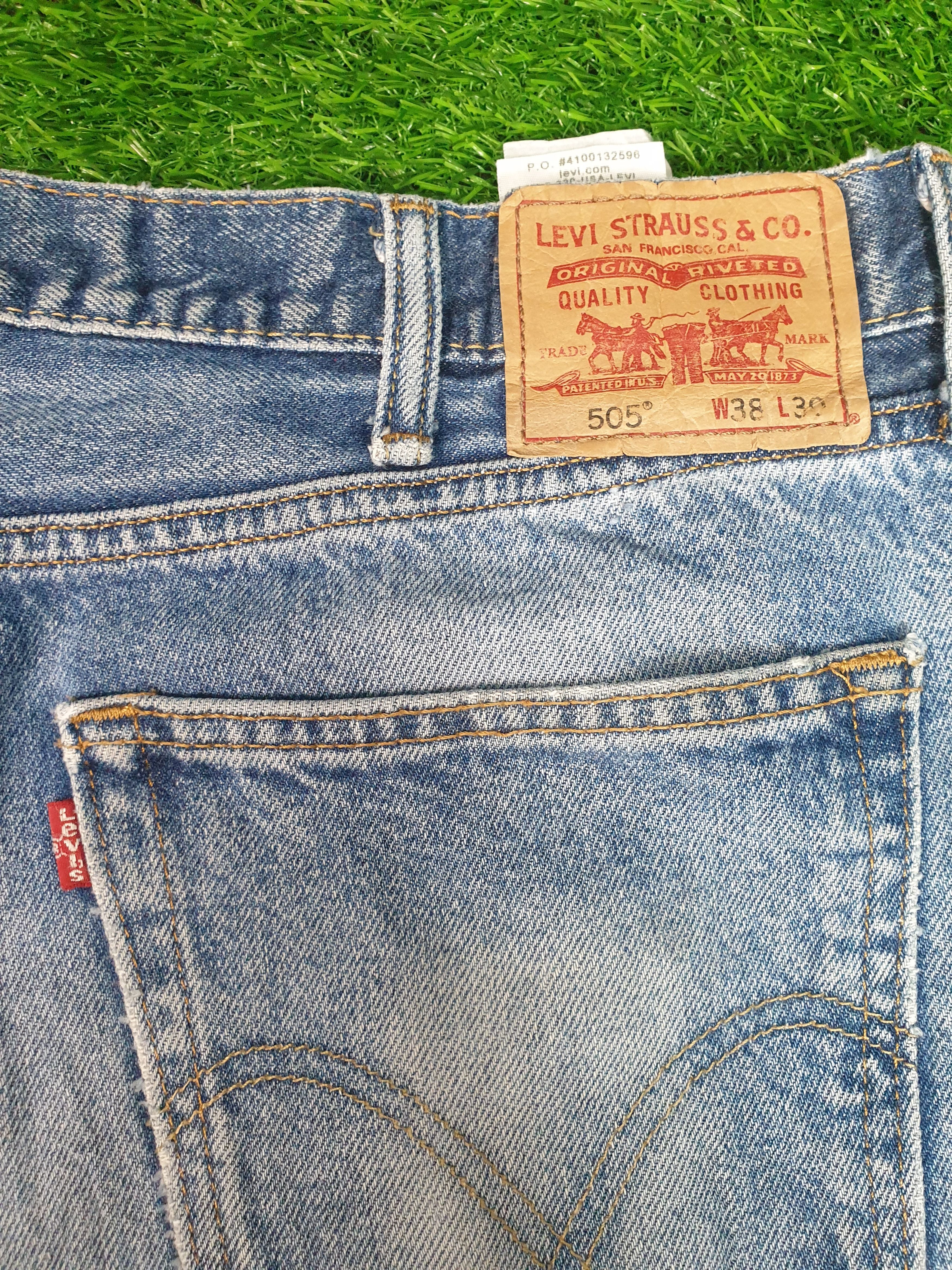 Levi's Vintage Clothing Vintage LEVIS 505 Faded Distressed Size 38X30 Jeans L0113 Size US 38 / EU 54 - 11 Thumbnail
