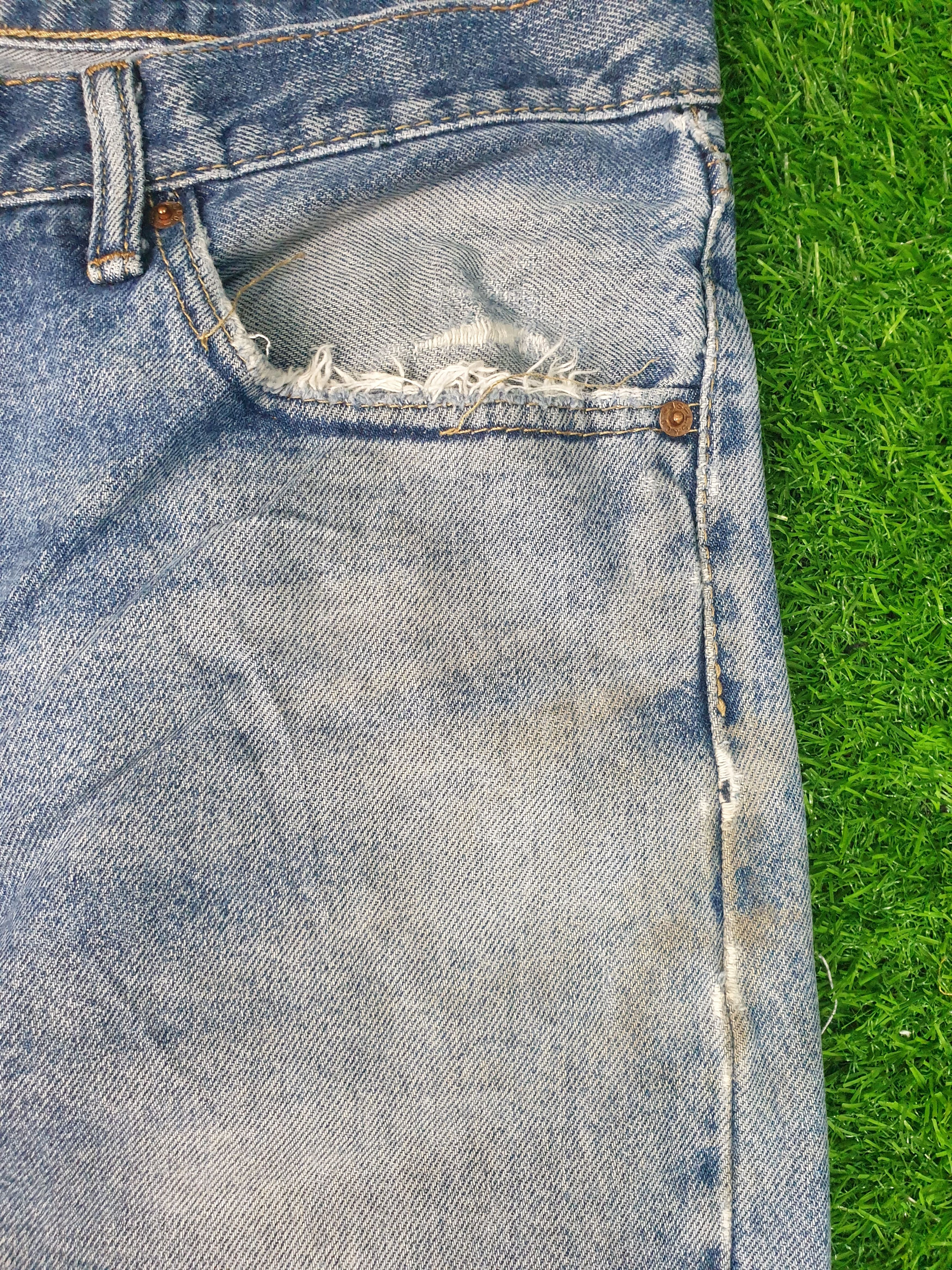 Levi's Vintage Clothing Vintage LEVIS 505 Faded Distressed Size 38X30 Jeans L0113 Size US 38 / EU 54 - 4 Thumbnail