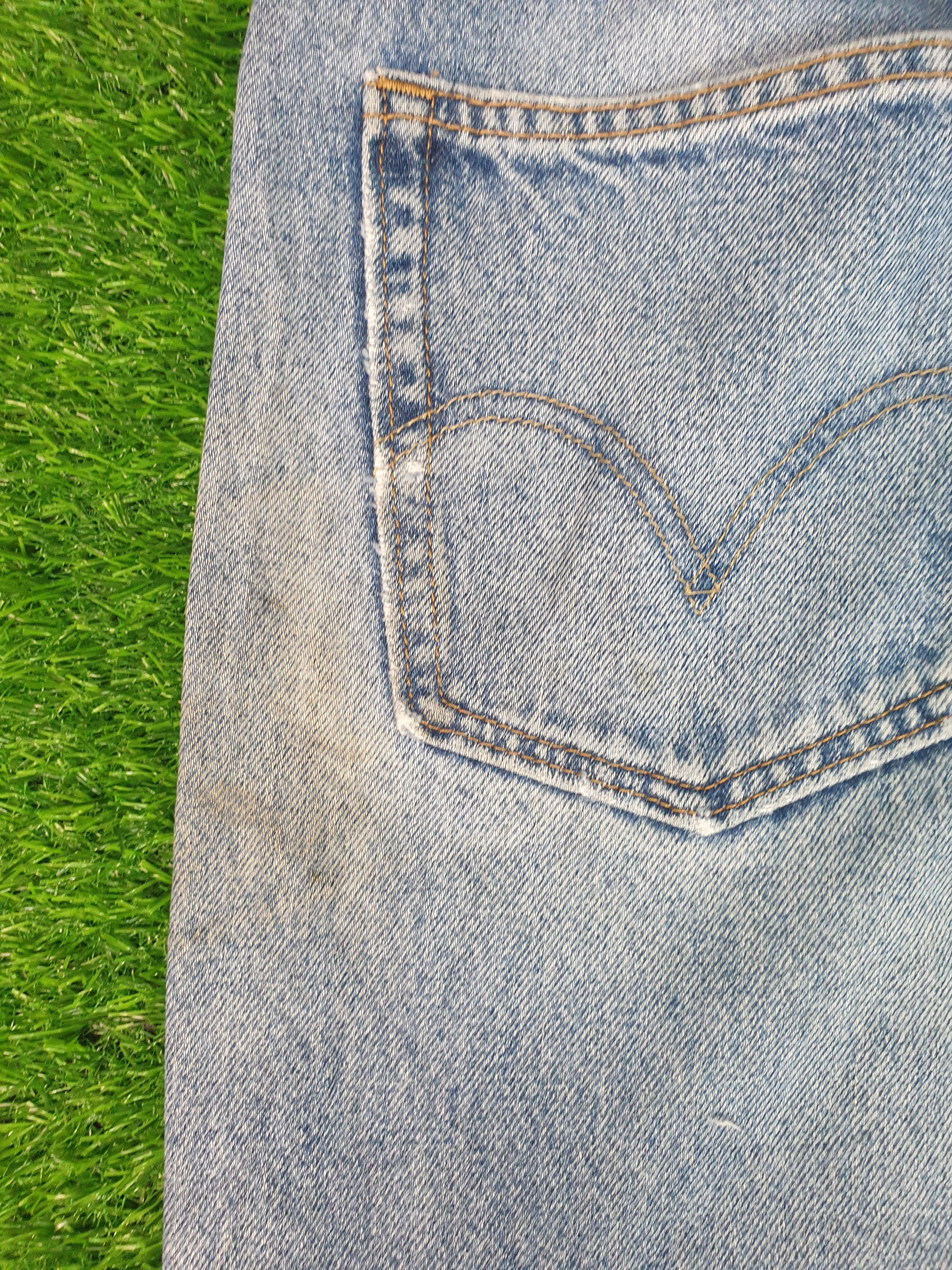 Levi's Vintage Clothing Vintage LEVIS 505 Faded Distressed Size 38X30 Jeans L0113 Size US 38 / EU 54 - 8 Thumbnail