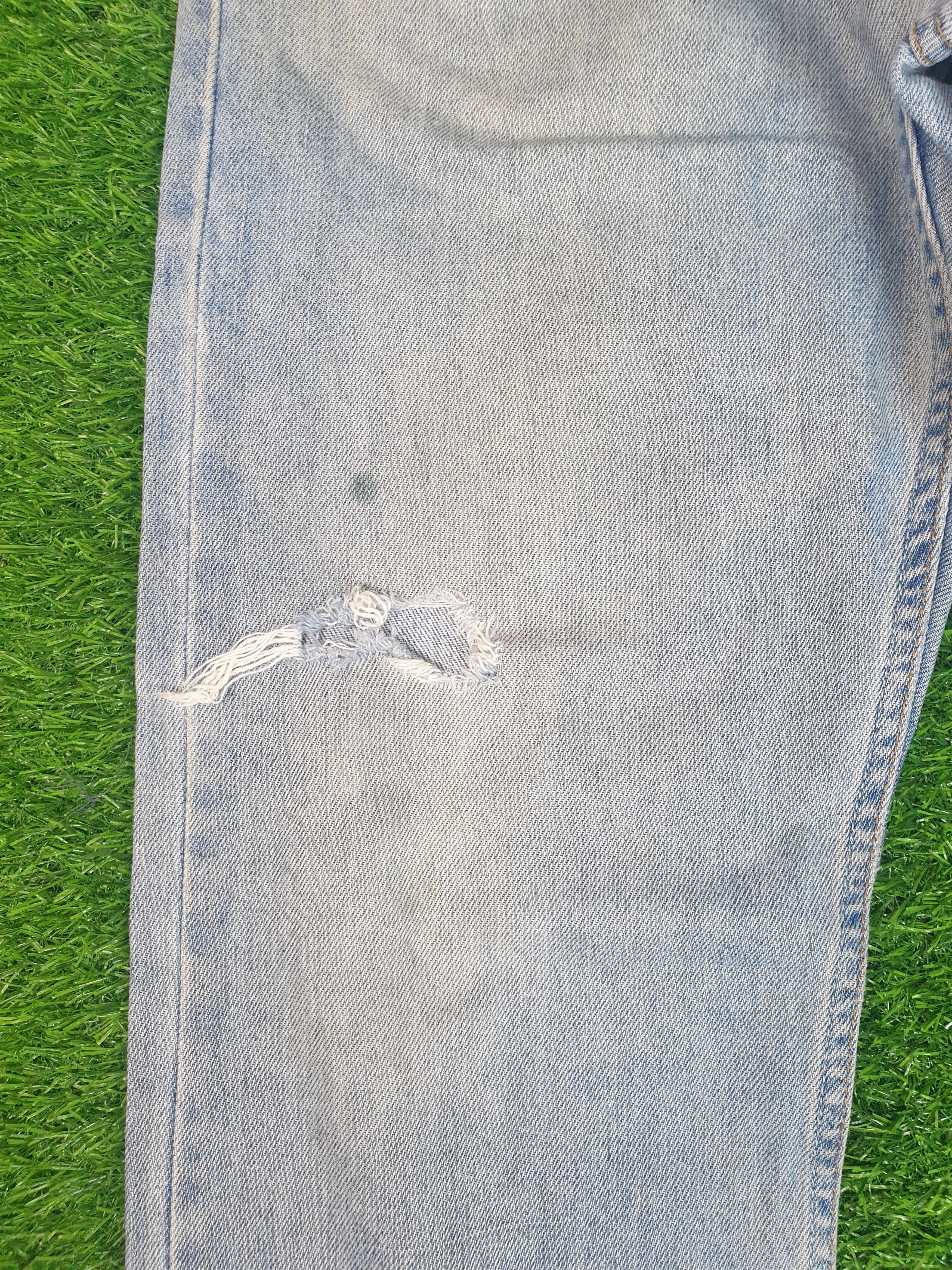 Levi's LEVIS 505 Light Wash Distressed Size 33X34 Jeans L0173 Size US 33 - 6 Thumbnail